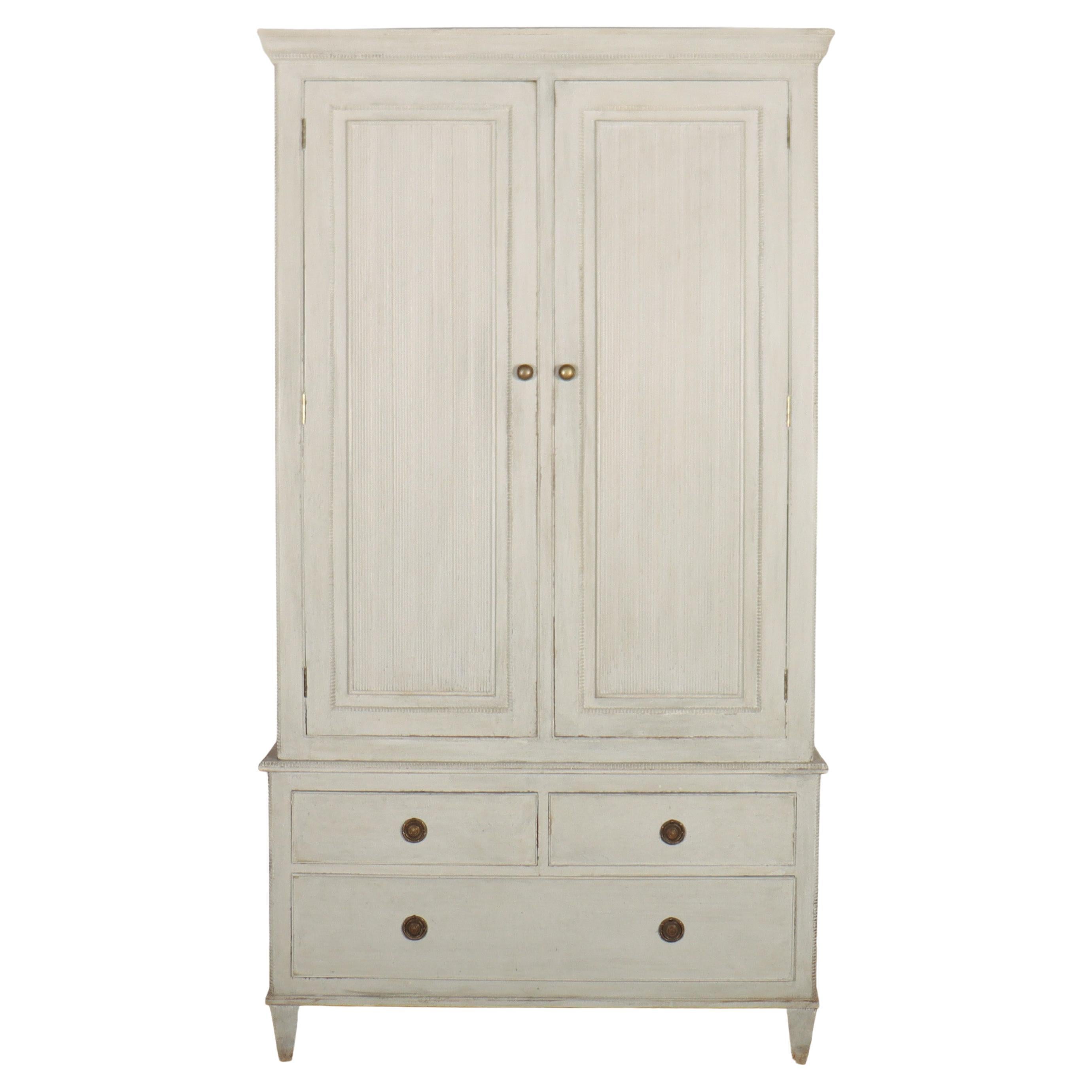 Schwedischer Wäscheschrank aus dem 19.