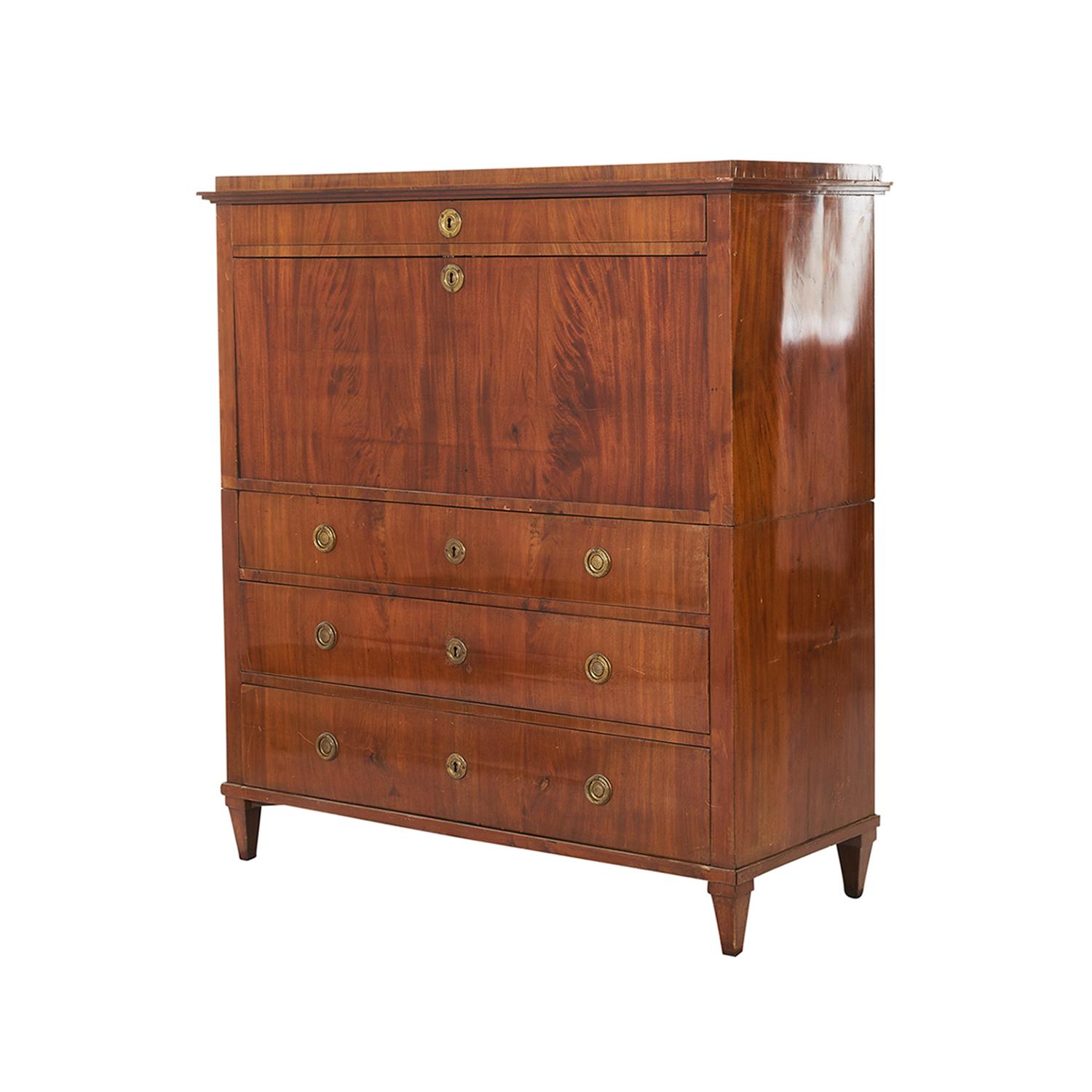 Ancienne table-secrétaire suédoise Biedermeier du XIXe siècle, en acajou poli et partiellement plaqué, avec un abattant pour écrire, conçue par Johan, en bon état. Le secrétaire scandinave détaillé est composé de trois grands tiroirs et d'un petit