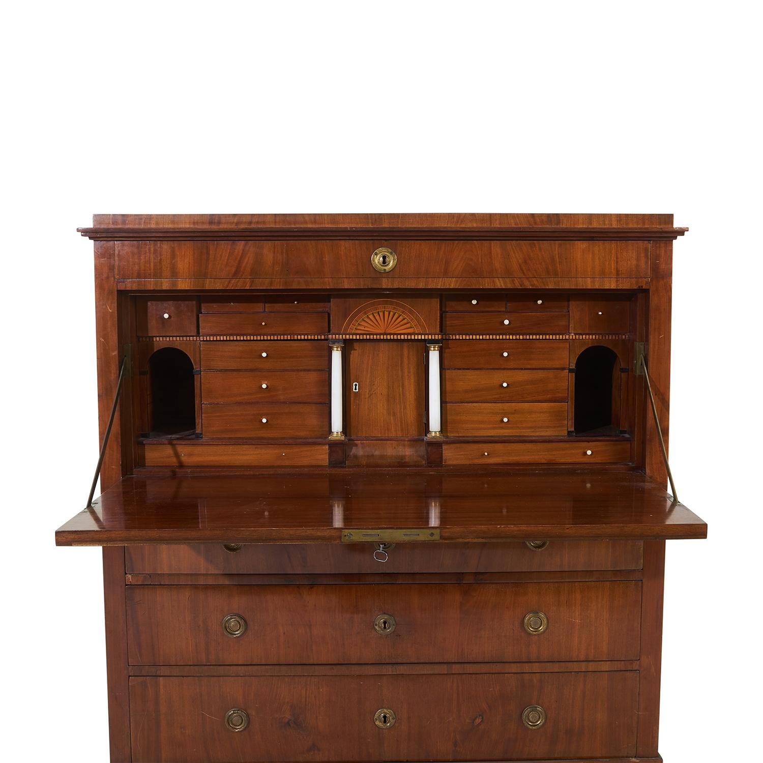 Sculpté à la main Chiffonje suédois du 19ème siècle, agence d'écriture - Cabinet de Karl Johan en vente