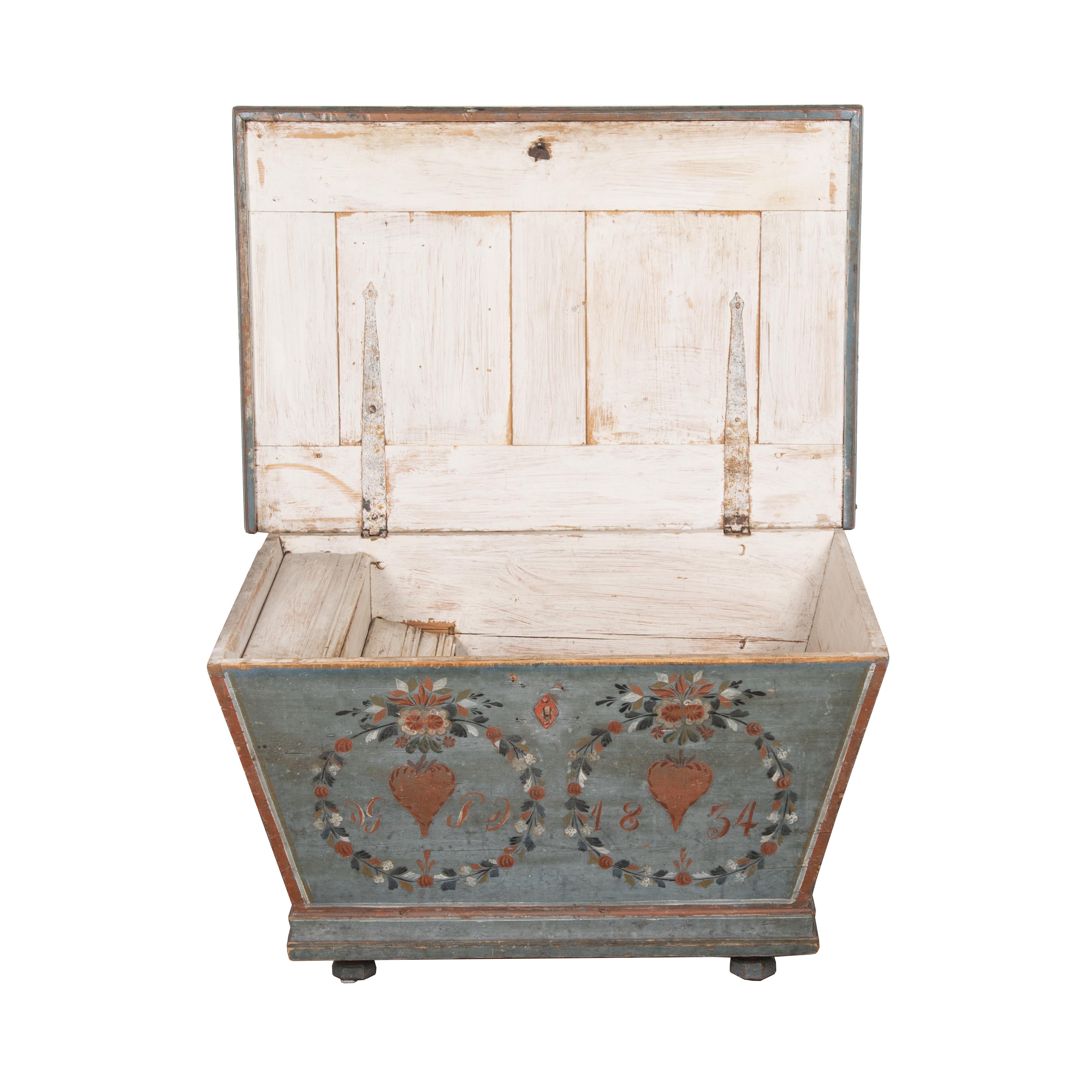 19th Century Swedish Marriage Chest For Sale 4