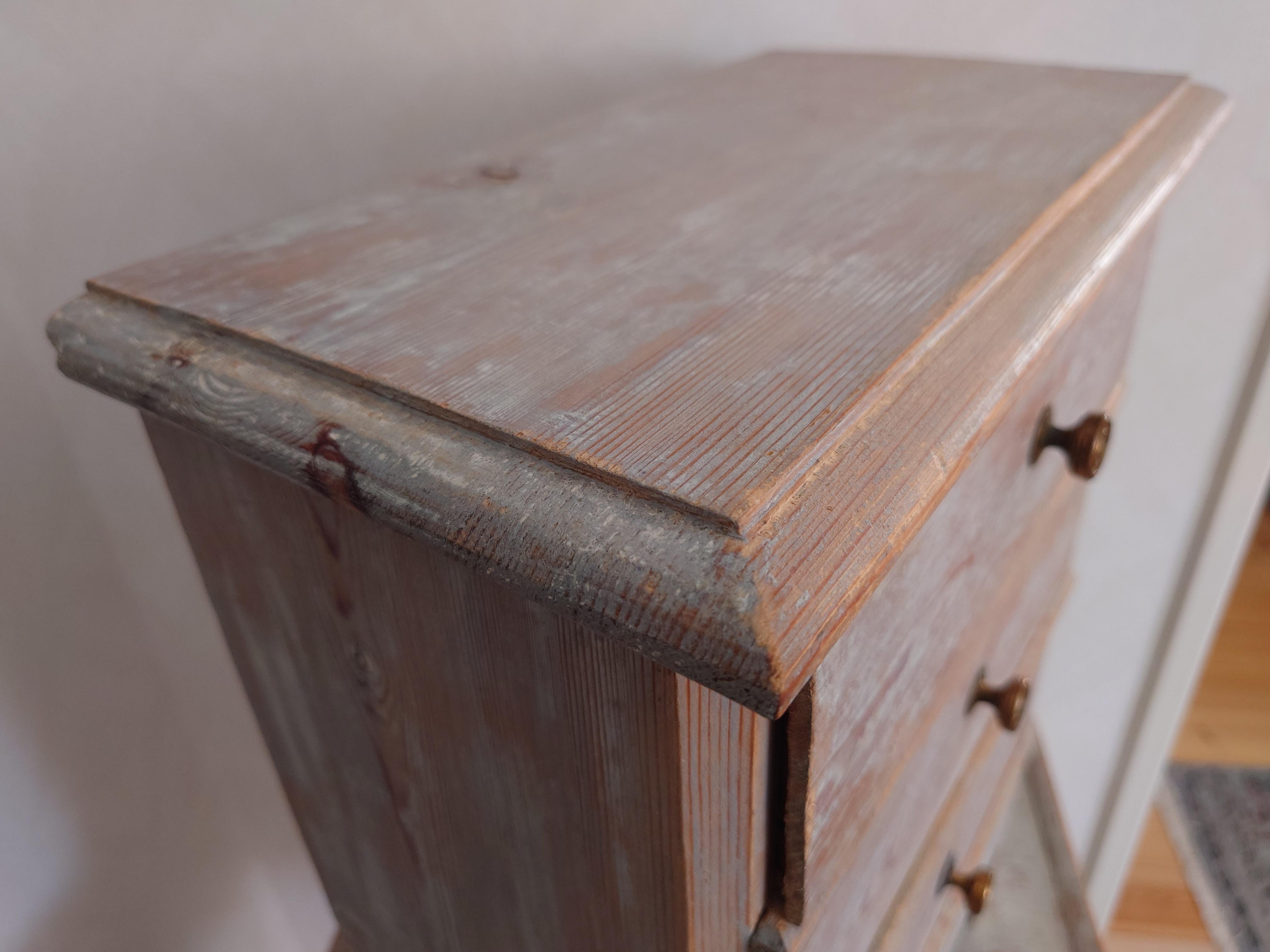 19th Century Swedish Miniature  Chest of Drawers with original paint Country  For Sale 11
