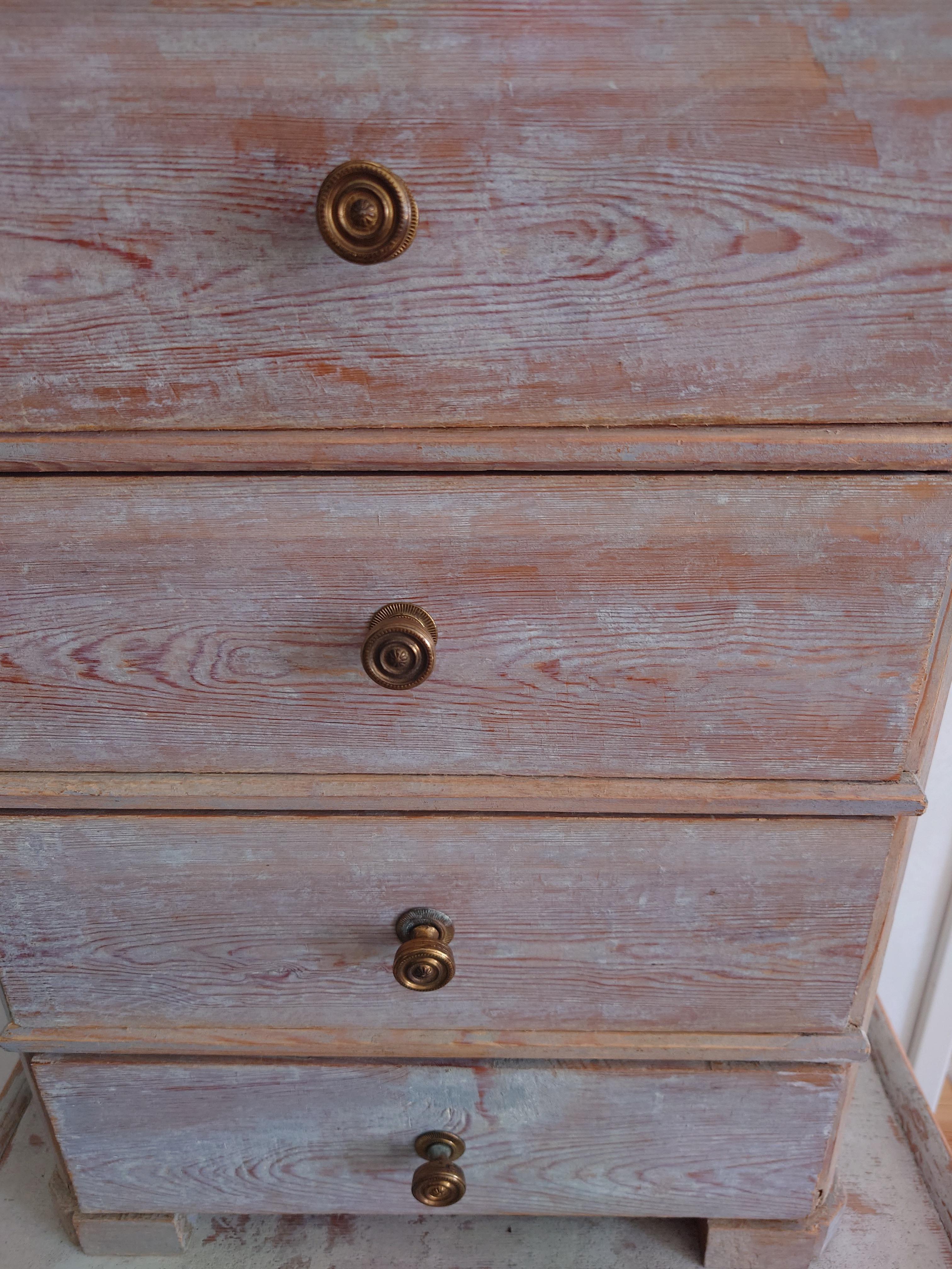 19th Century Swedish Miniature  Chest of Drawers with original paint Country  In Good Condition For Sale In Boden, SE