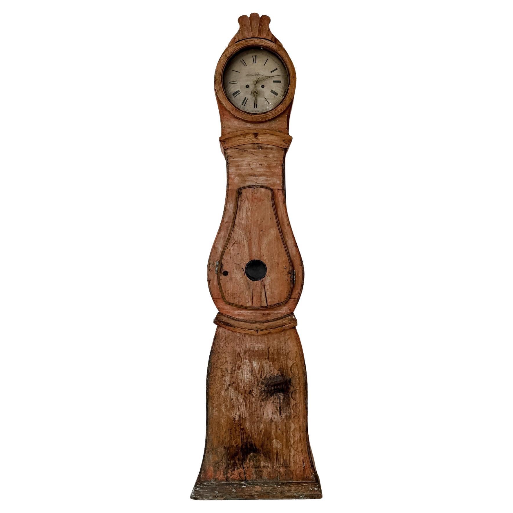 How do I identify my antique clock?