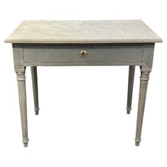 Table d'appoint suédoise néo-classique du 19ème siècle sculptée et peinte
