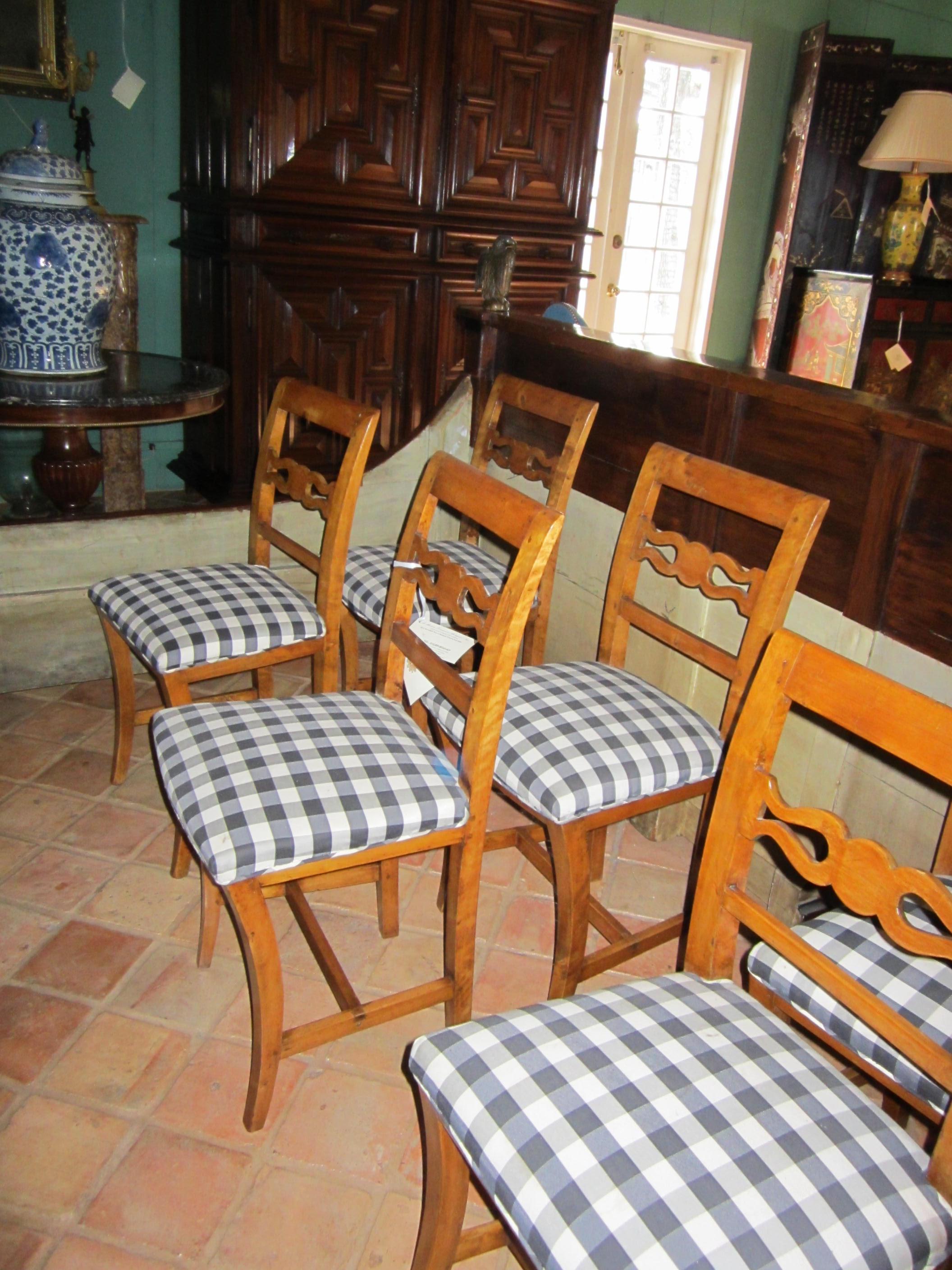 19th C. Antique Swedish Fruit Wood Total 6 Side Hallway Chairs Los Angeles decor In Good Condition For Sale In West Hollywood, CA