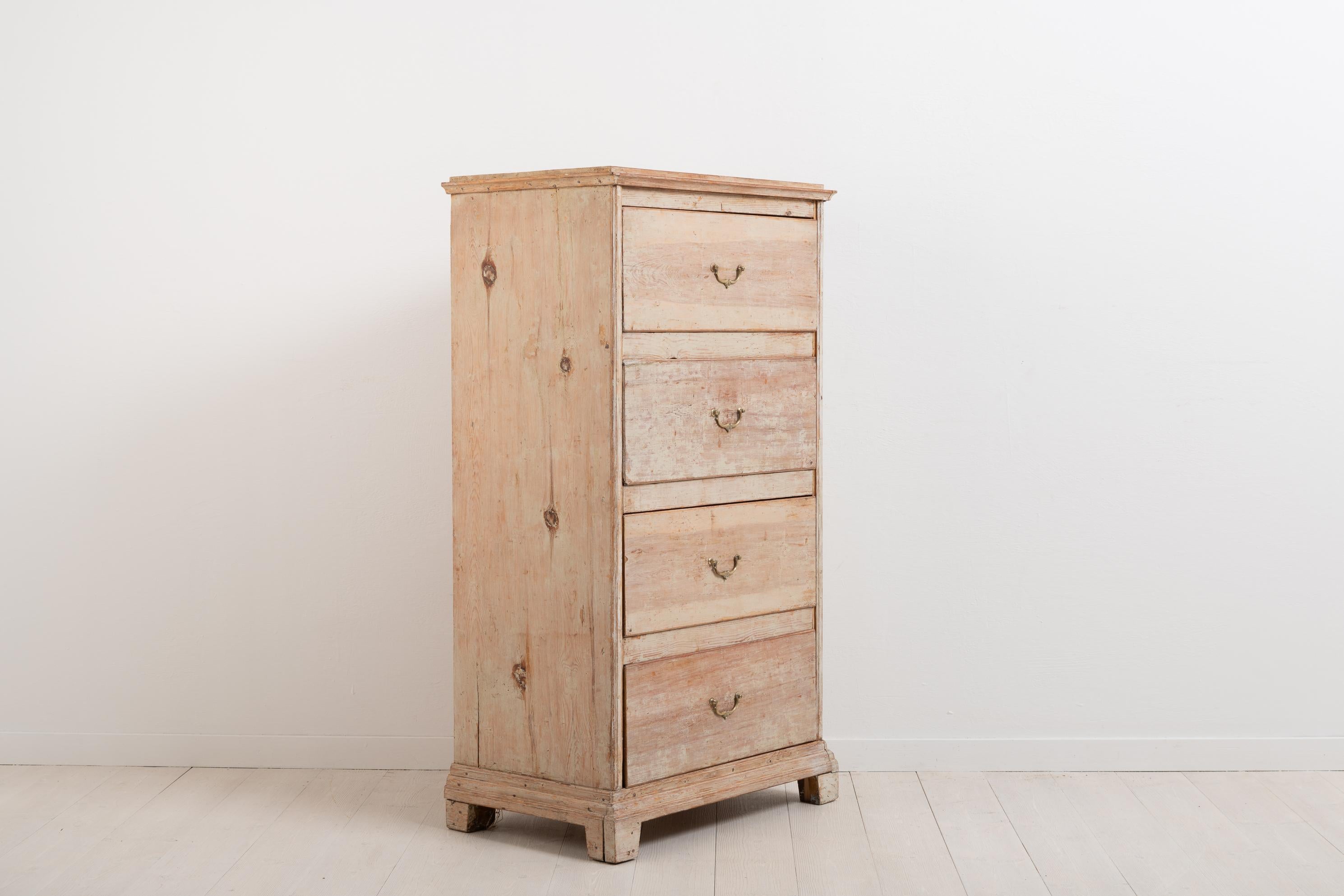 19th Century Swedish Neoclassic Chest of Drawers In Good Condition In Kramfors, SE