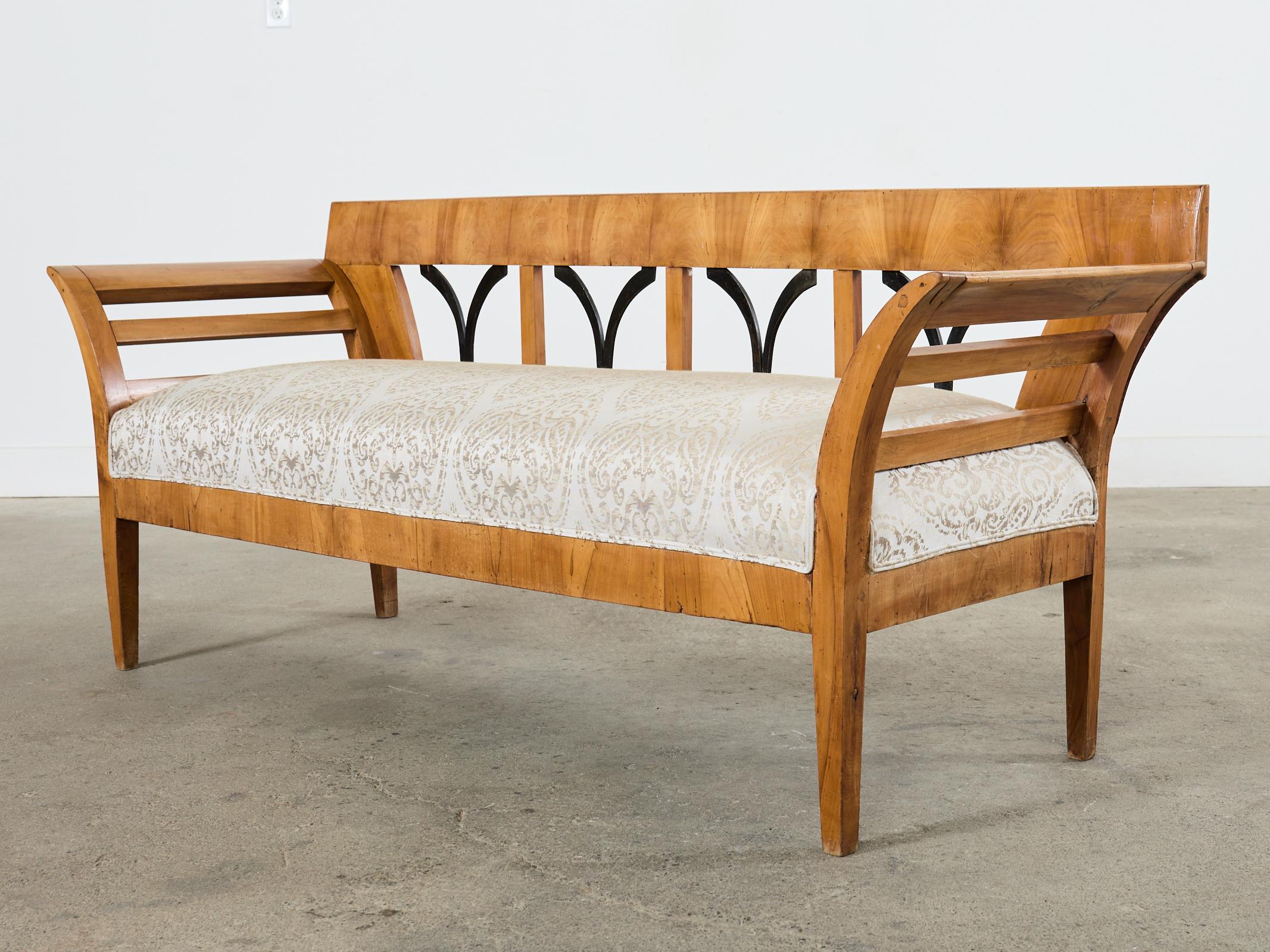 Hand-Crafted 19th Century Swedish Neoclassical Style Birch Veneer Bench Seat For Sale