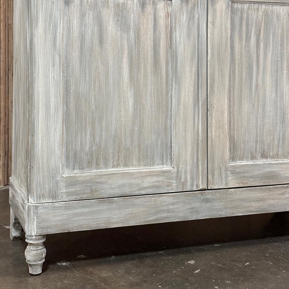 19th Century Swedish Neoclassical Whitewashed Pine Armoire For Sale 5