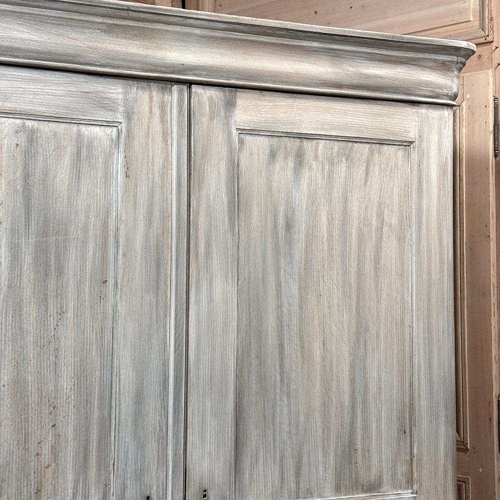 19th Century Swedish Neoclassical Whitewashed Pine Armoire For Sale 6
