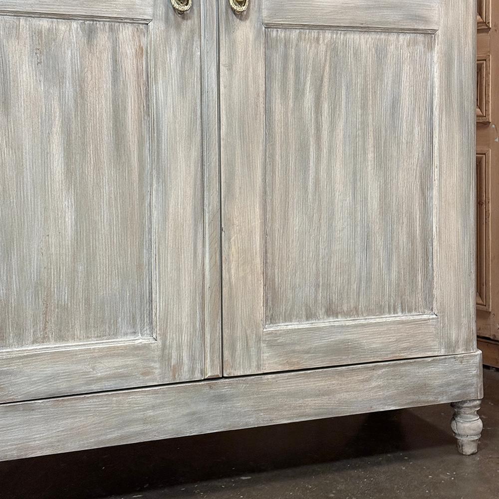 19th Century Swedish Neoclassical Whitewashed Pine Armoire For Sale 7
