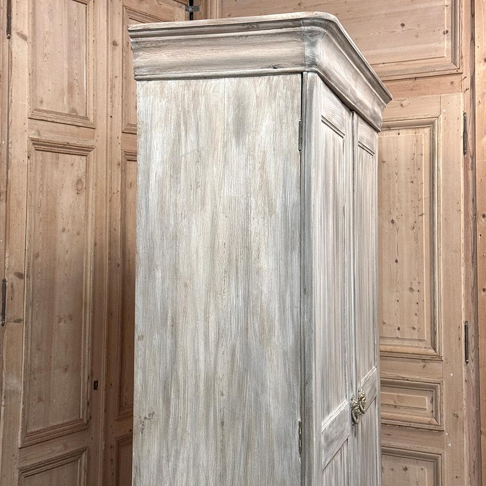 19th Century Swedish Neoclassical Whitewashed Pine Armoire For Sale 12