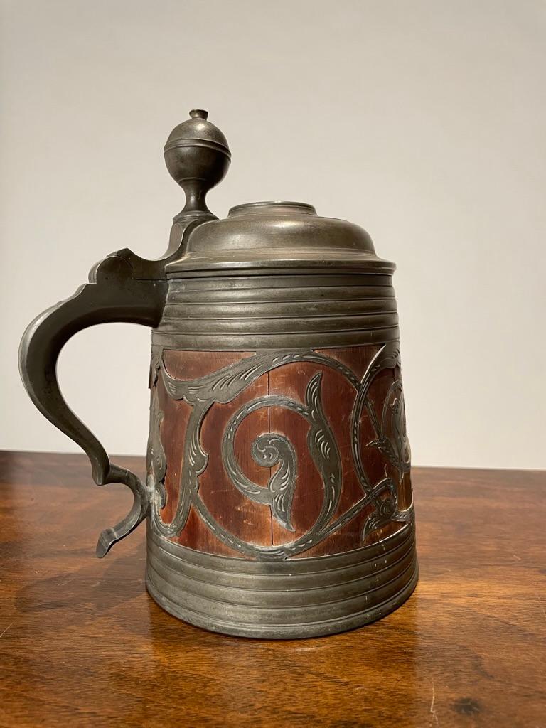 19th Century Swedish Oak and Pewter Tankard With King Carl XV Coin In Good Condition For Sale In Stamford, CT
