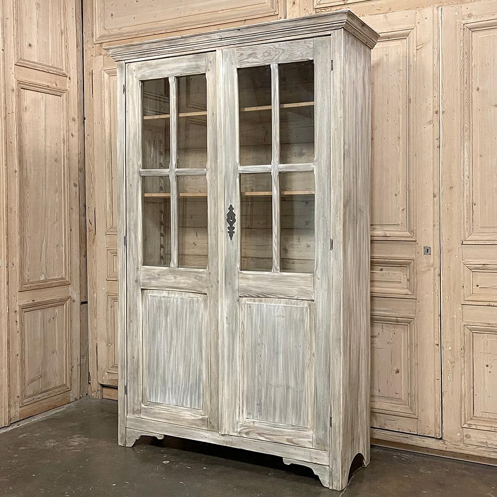 Gustavian 19th Century Swedish Painted Bookcase For Sale