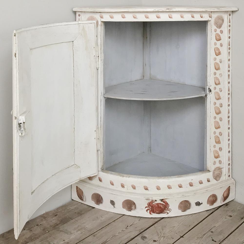 19th Century Swedish Painted Corner Cabinet In Good Condition In Dallas, TX