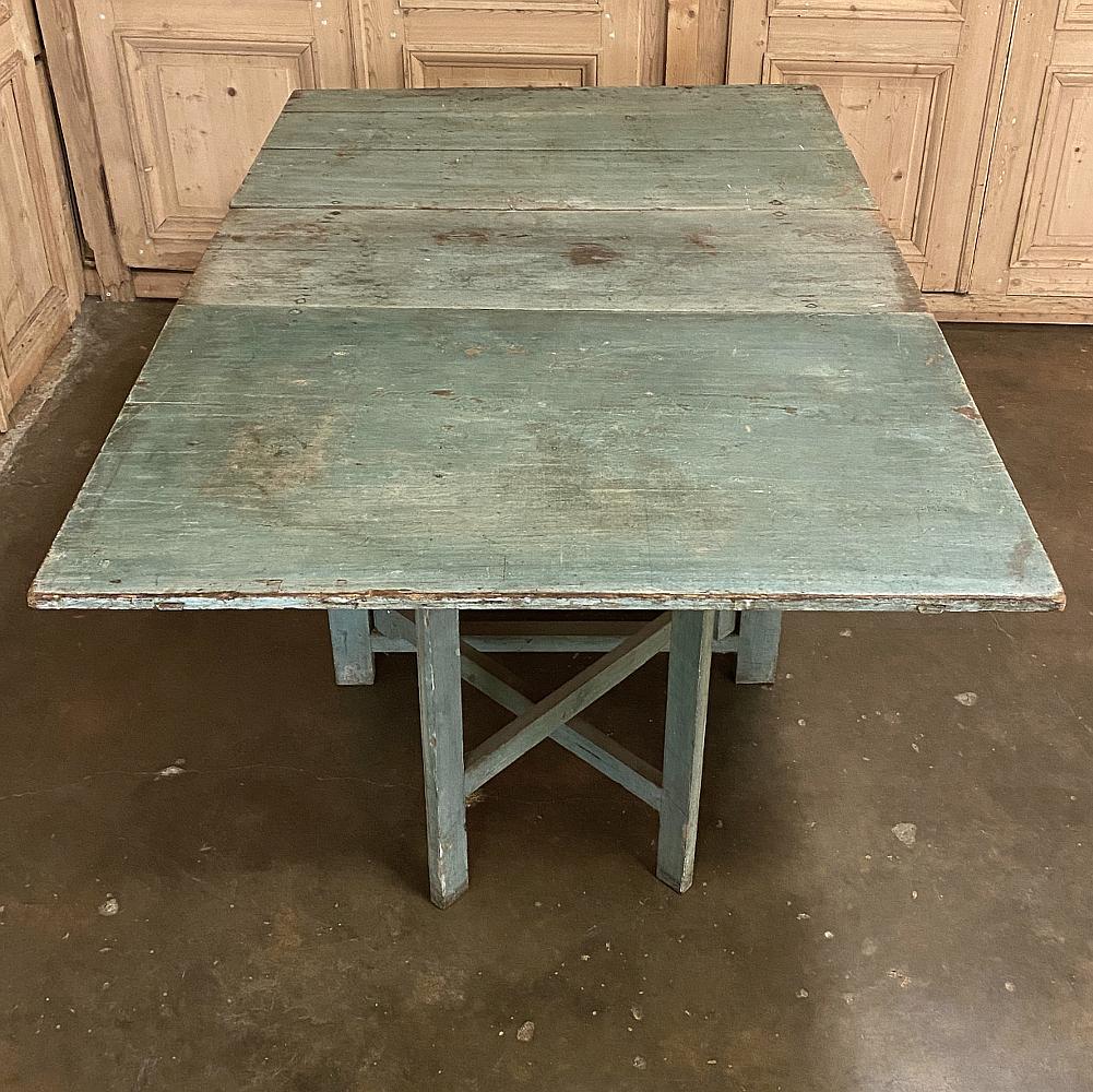 19th Century Swedish Painted Drop-Leaf Table, Sofa Table For Sale 5