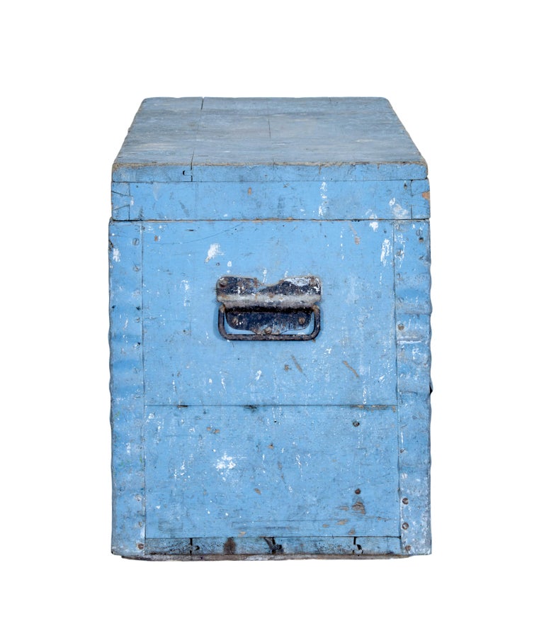 Hand-Crafted 19th Century Swedish Painted Pine Tool Box For Sale