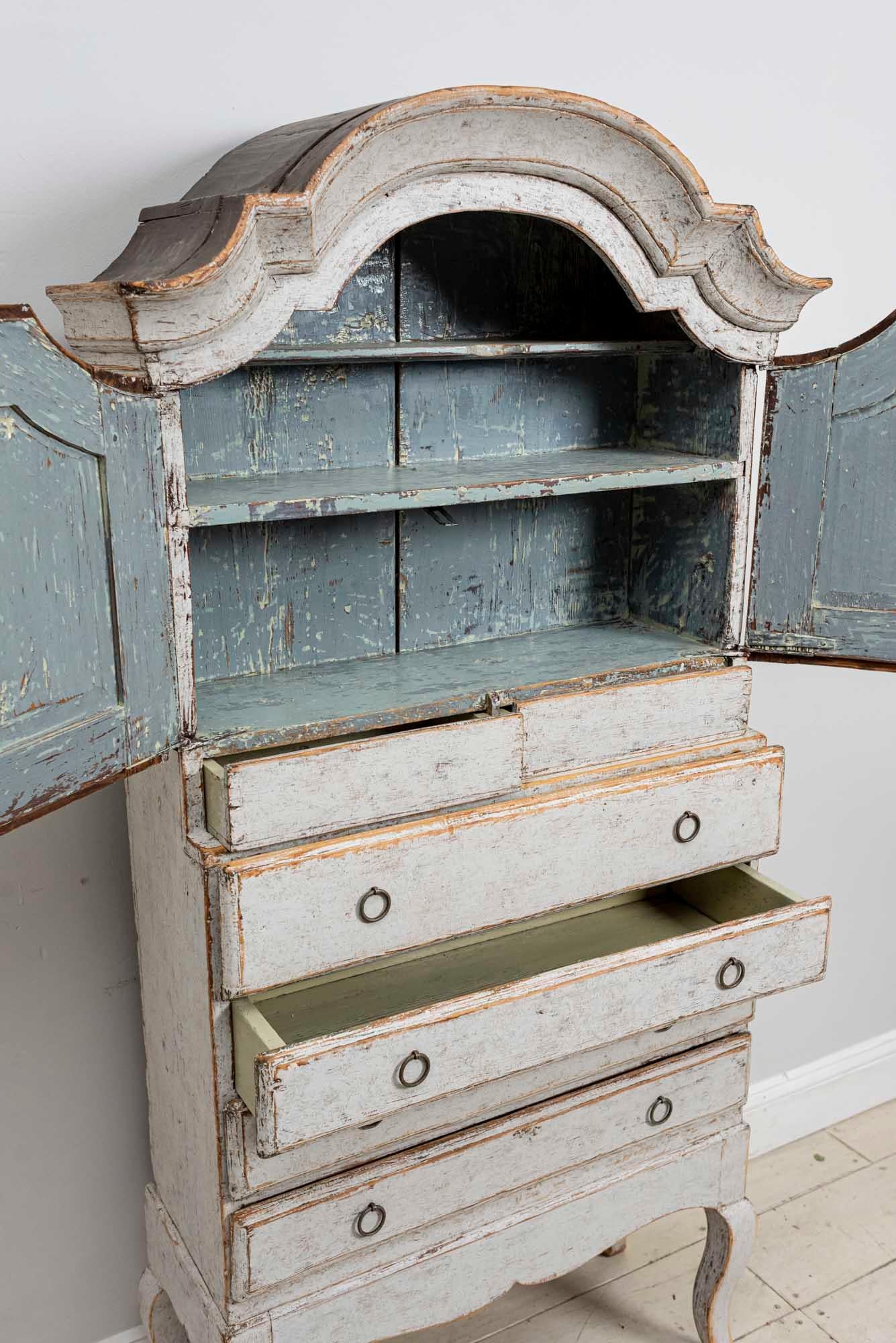 19th Century Swedish Painted Rococo Cabinet or Cupboard 7