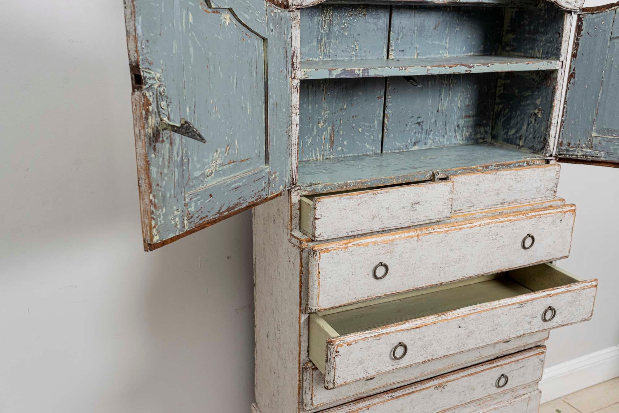 19th Century Swedish Painted Rococo Cabinet or Cupboard 8