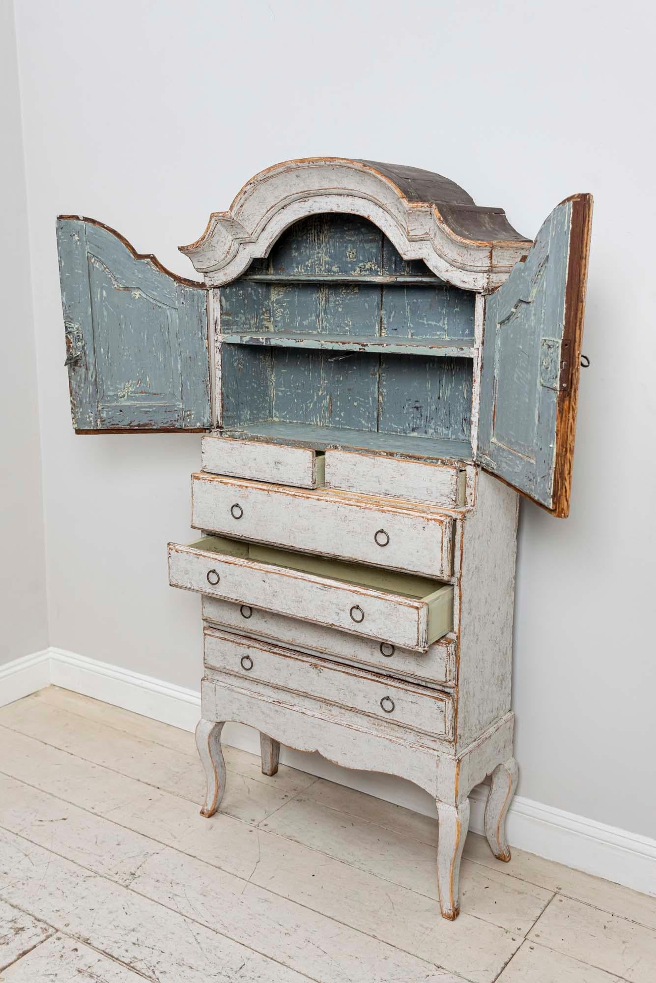 19th Century Swedish Painted Rococo Cabinet or Cupboard 9