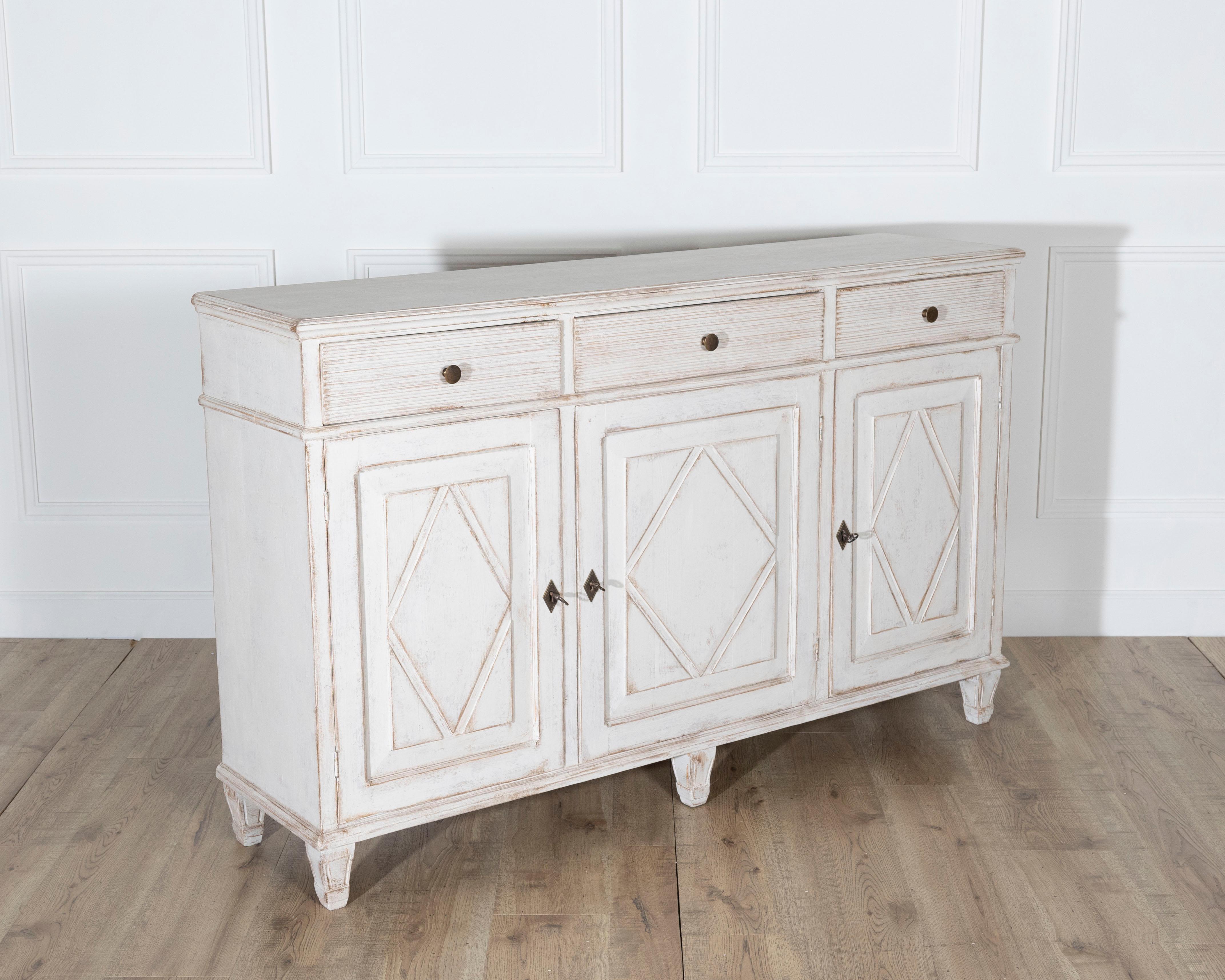 19th Century Swedish Painted Sideboard in Pine with Diamond Panel Doors For Sale 3