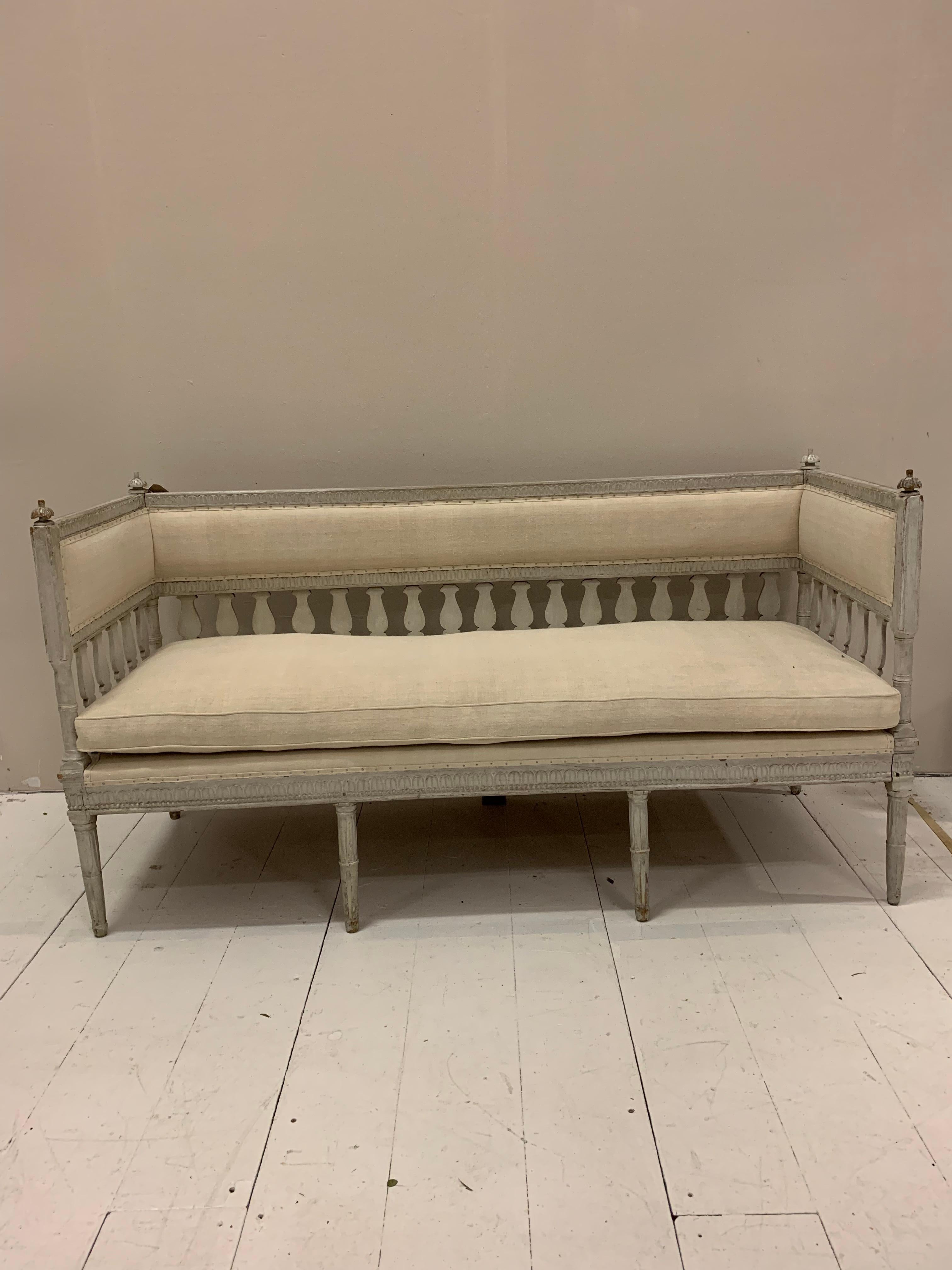 19th Century Swedish Painted Sofa with Decorative Detail in the Gustavian Style 7