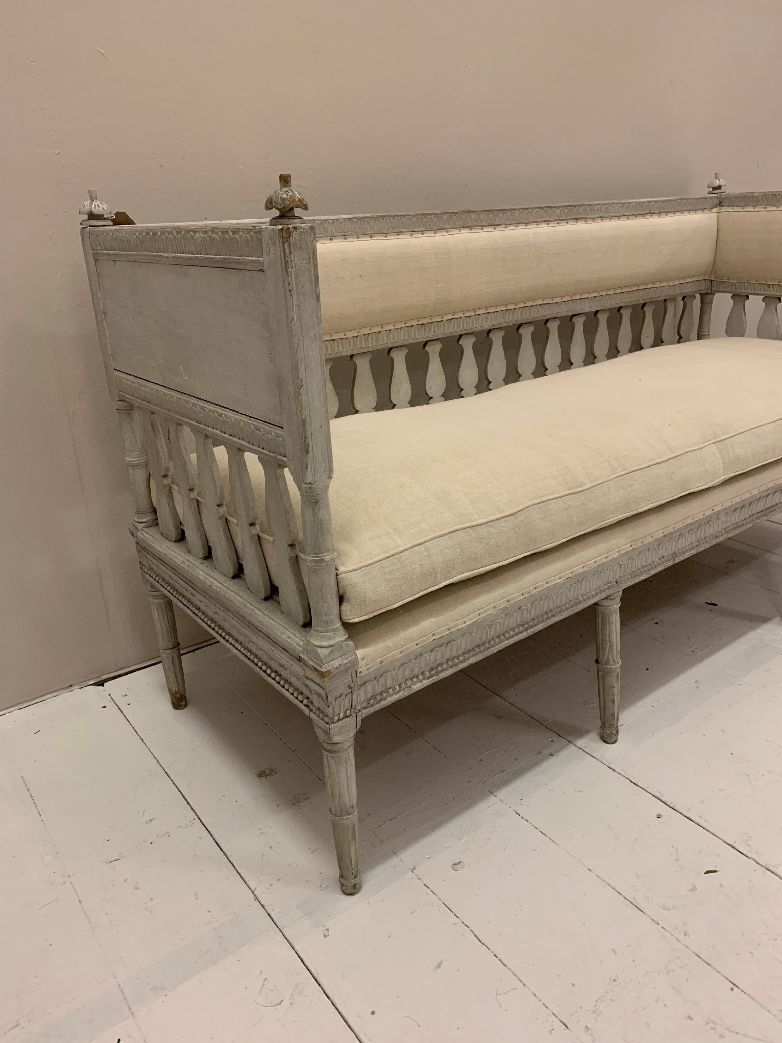 19th Century Swedish Painted Sofa with Decorative Detail in the Gustavian Style 1