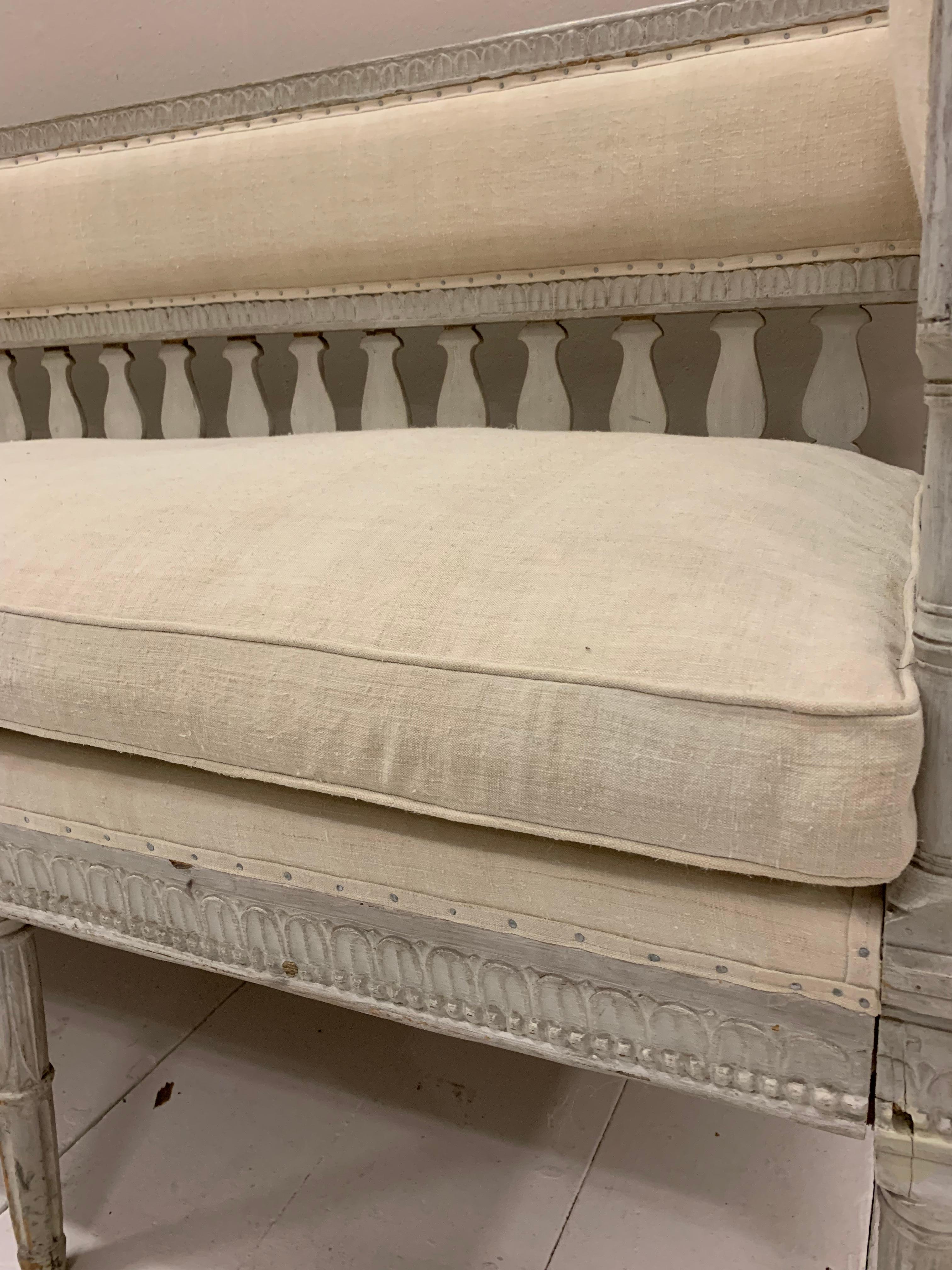 19th Century Swedish Painted Sofa with Decorative Detail in the Gustavian Style 2
