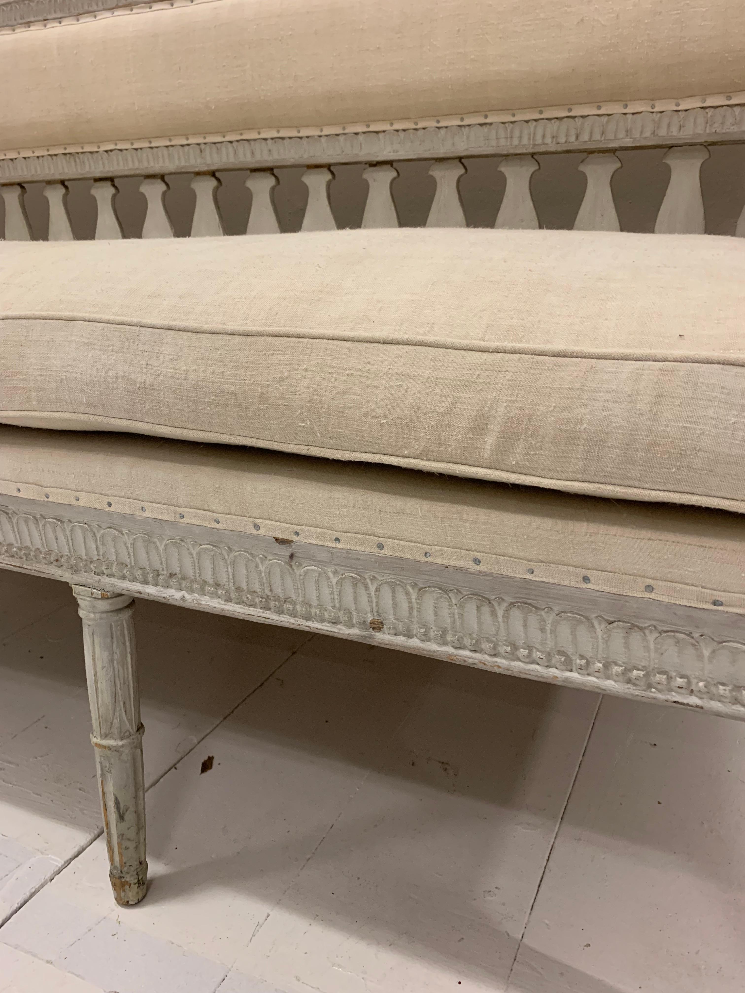 19th Century Swedish Painted Sofa with Decorative Detail in the Gustavian Style 3