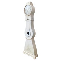 19. Jahrhundert Schwedisch bemalte weiße Mora Clocks