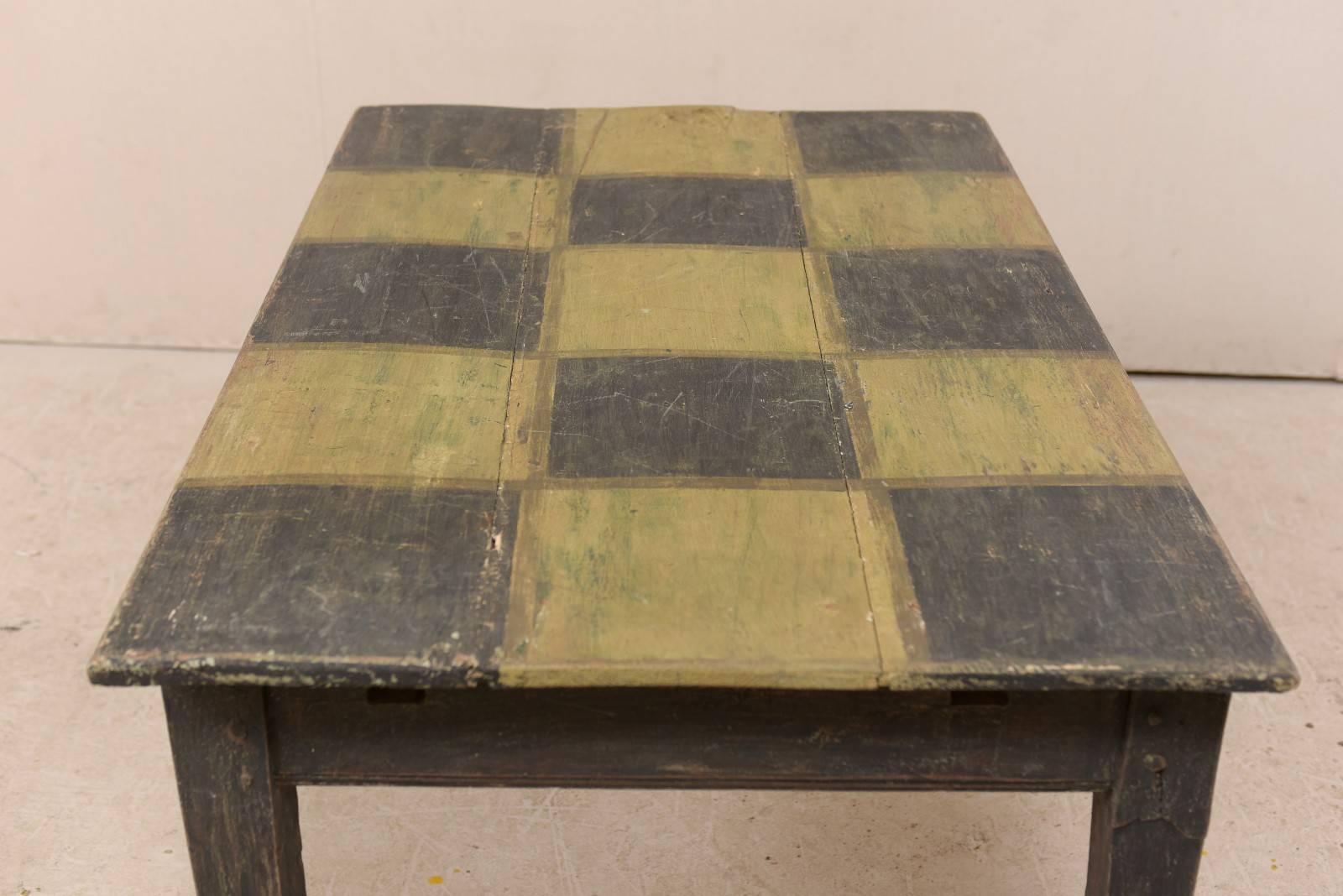 19th Century Swedish Painted Wood Dark Checker Top Table with Nice Tapered Legs For Sale 6