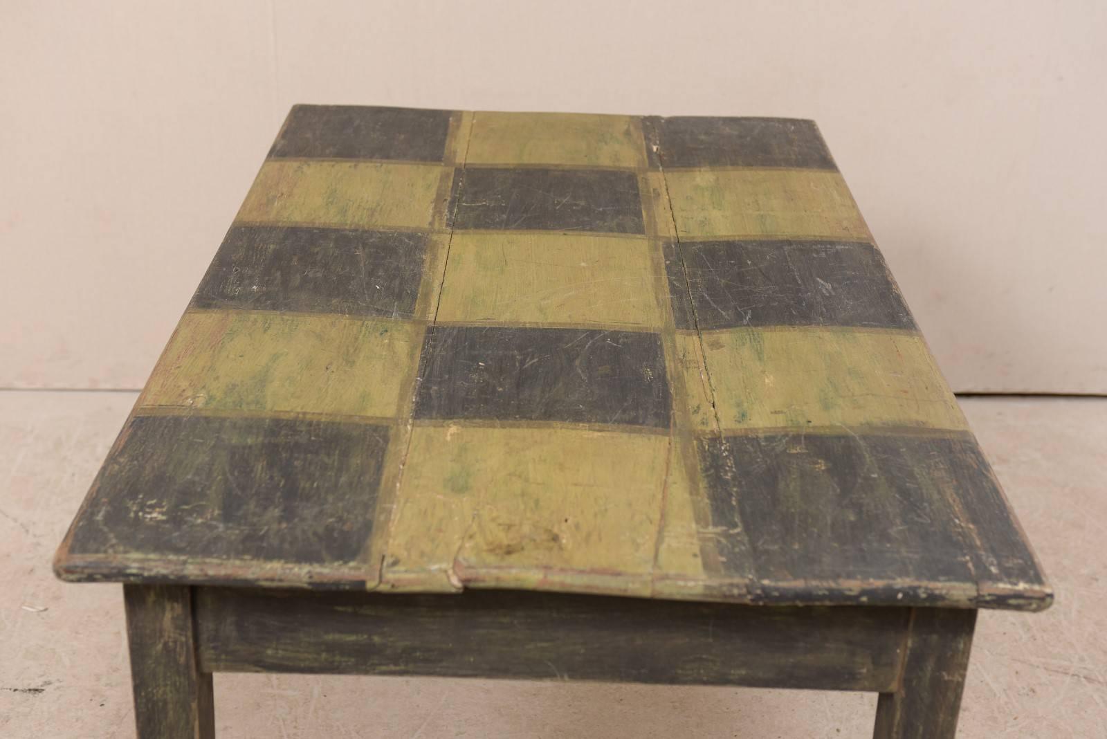 19th Century Swedish Painted Wood Dark Checker Top Table with Nice Tapered Legs For Sale 4