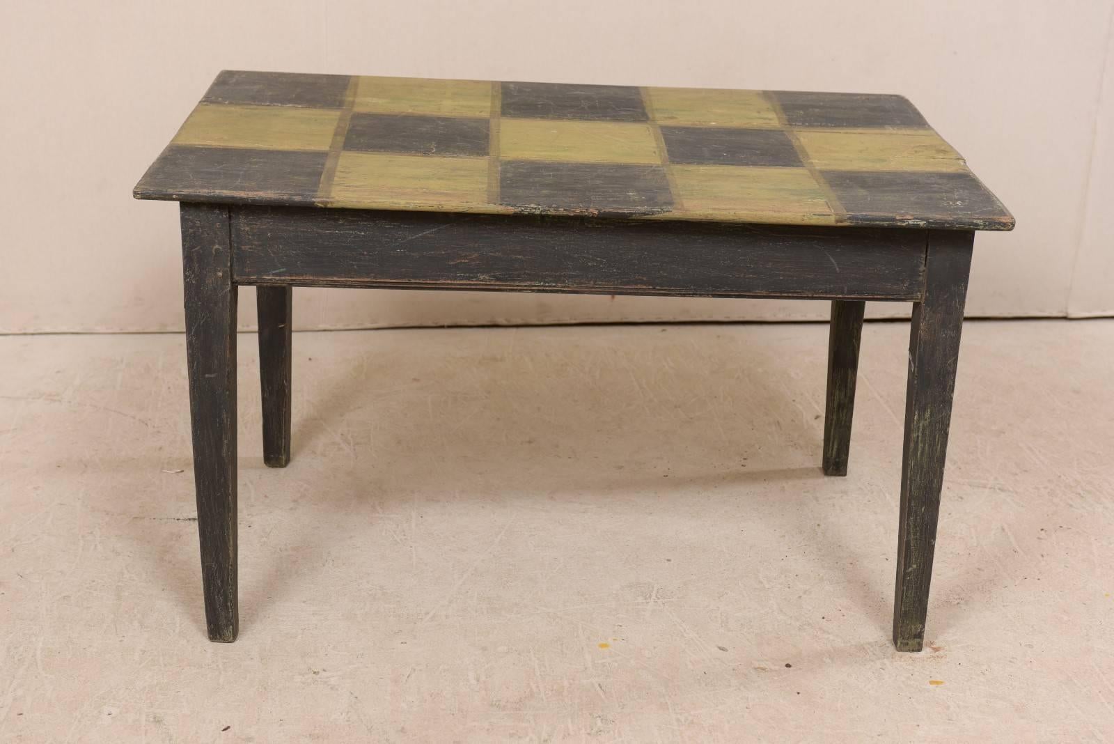 19th Century Swedish Painted Wood Dark Checker Top Table with Nice Tapered Legs For Sale 5