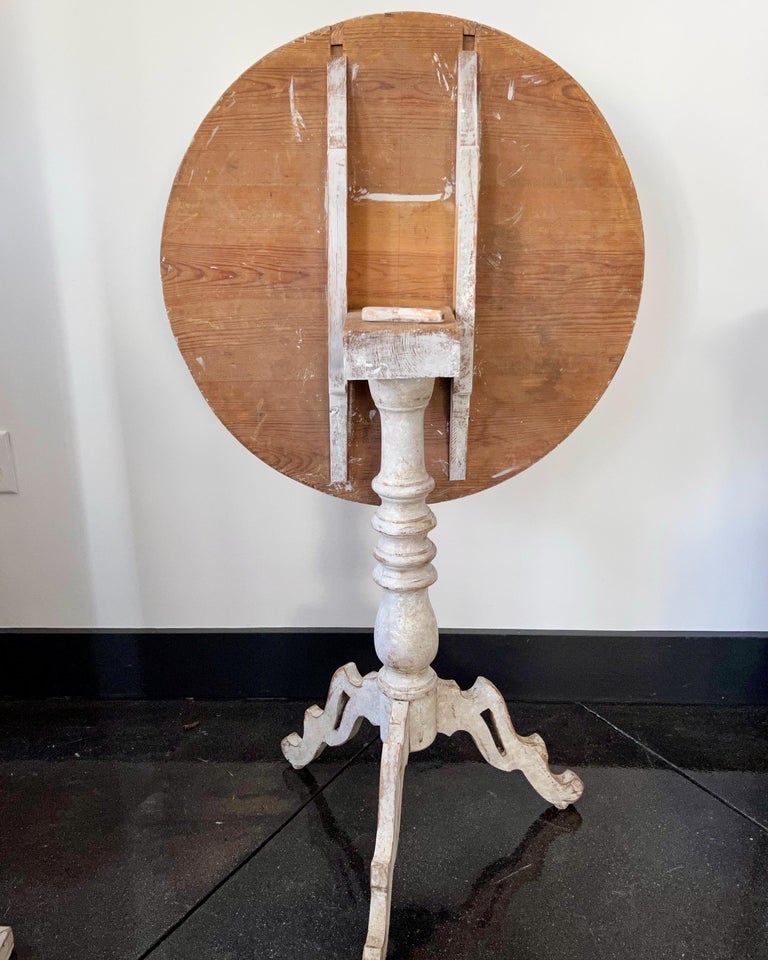 19th Century Swedish Pedestal Table For Sale at 1stDibs