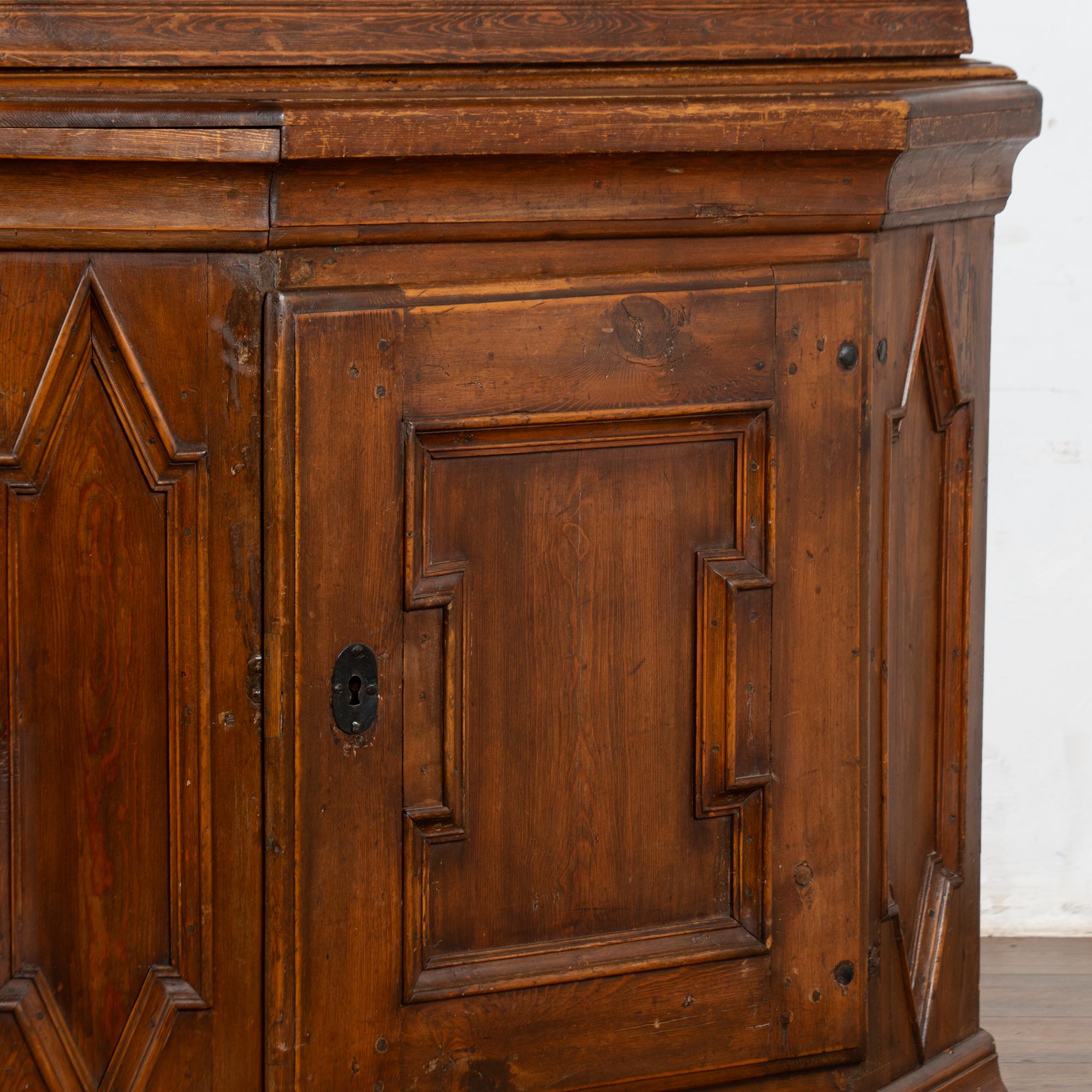 Armario de pino sueco del siglo XIX en venta 7