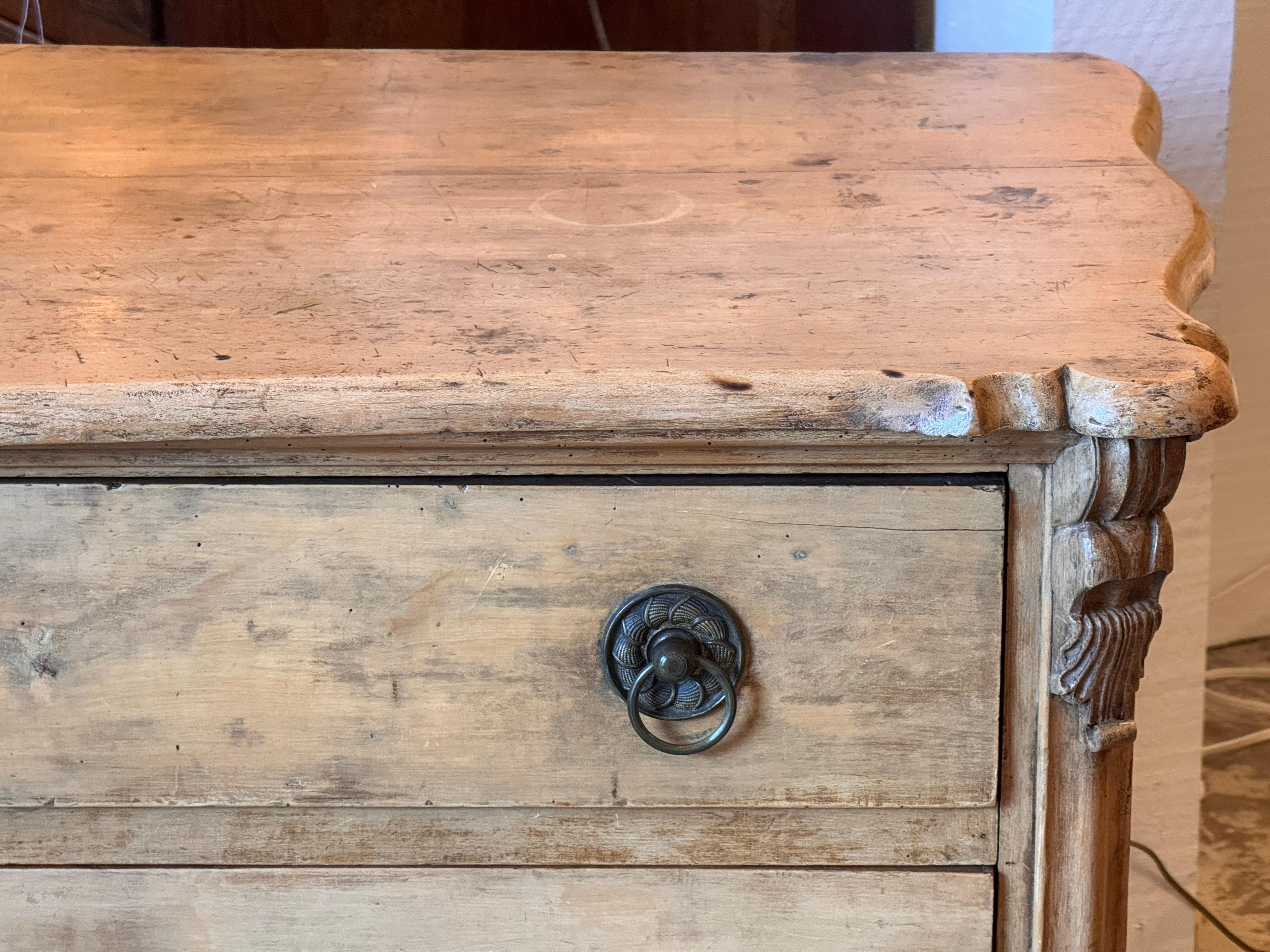 Pino Commode svedese in pino del XIX secolo in vendita