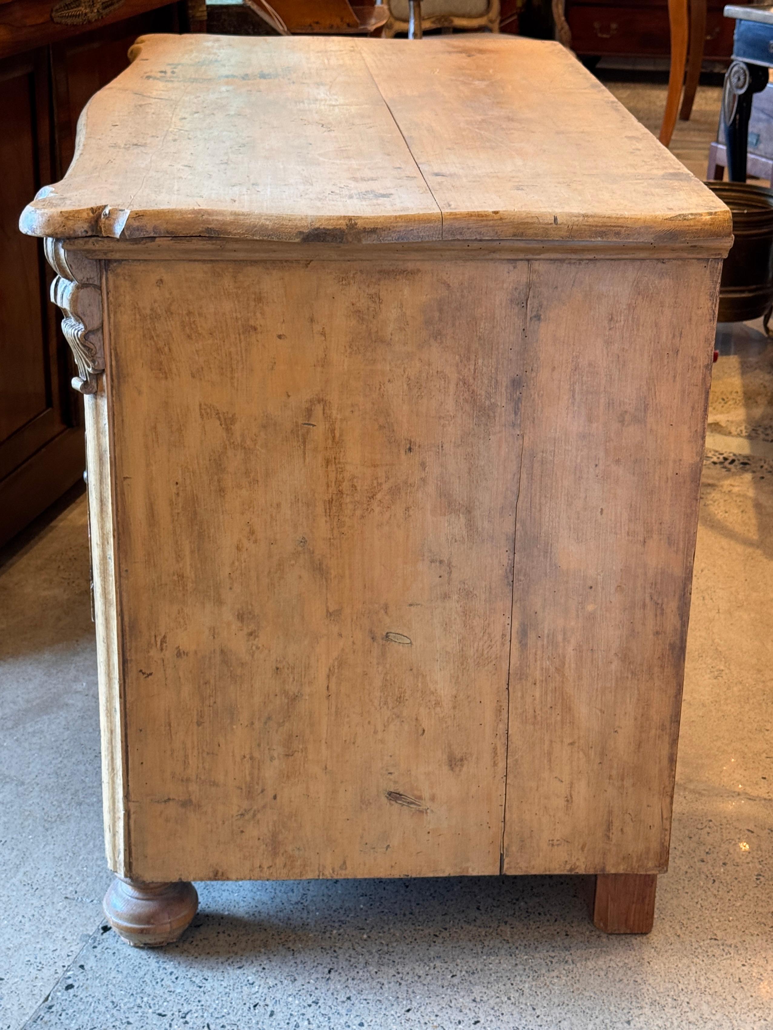 Commode svedese in pino del XIX secolo in vendita 3