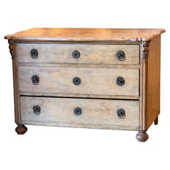 Commodes and Chests of Drawers