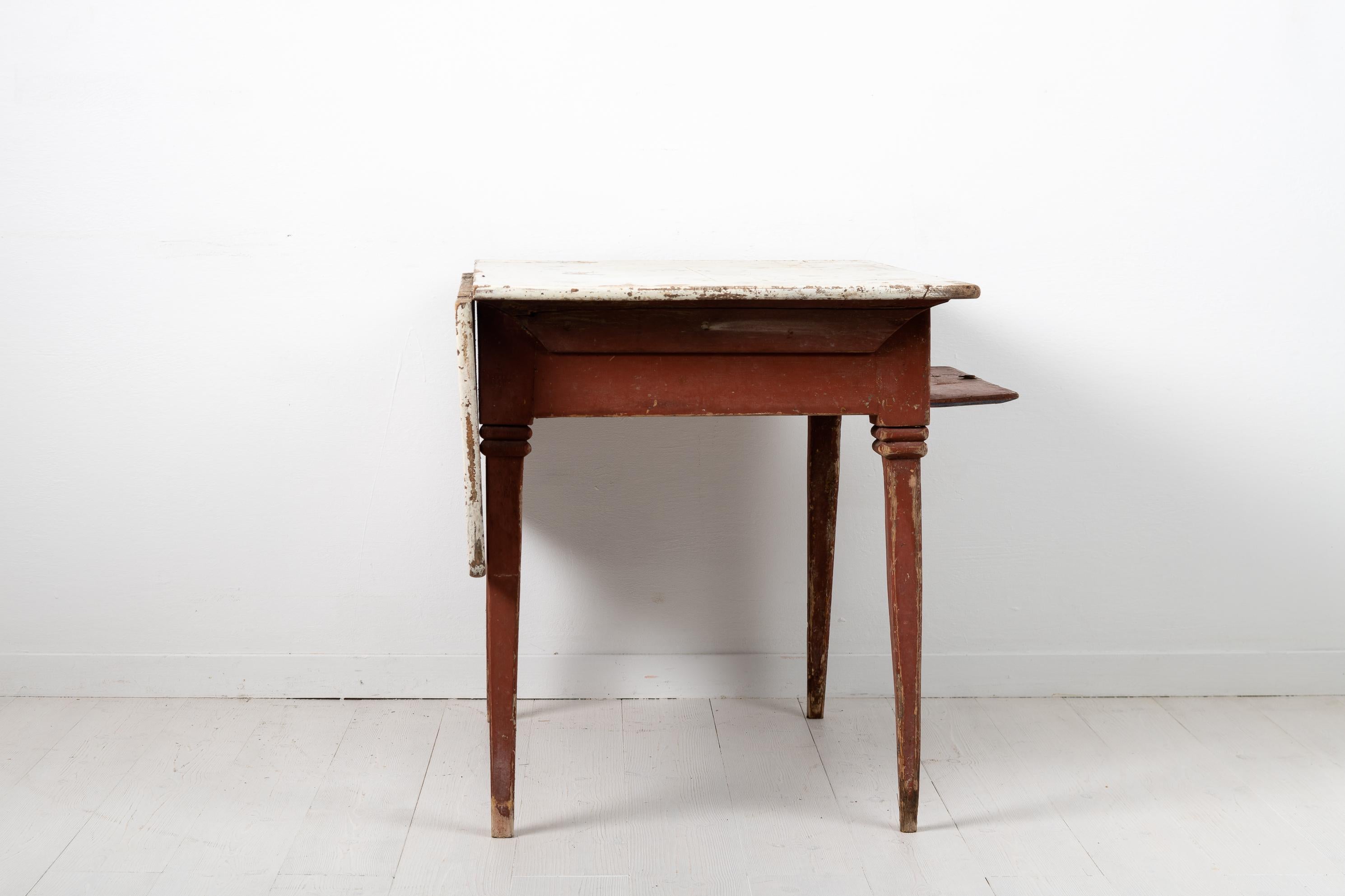 19th Century Swedish Pine Gustavian Country Side Table For Sale 2