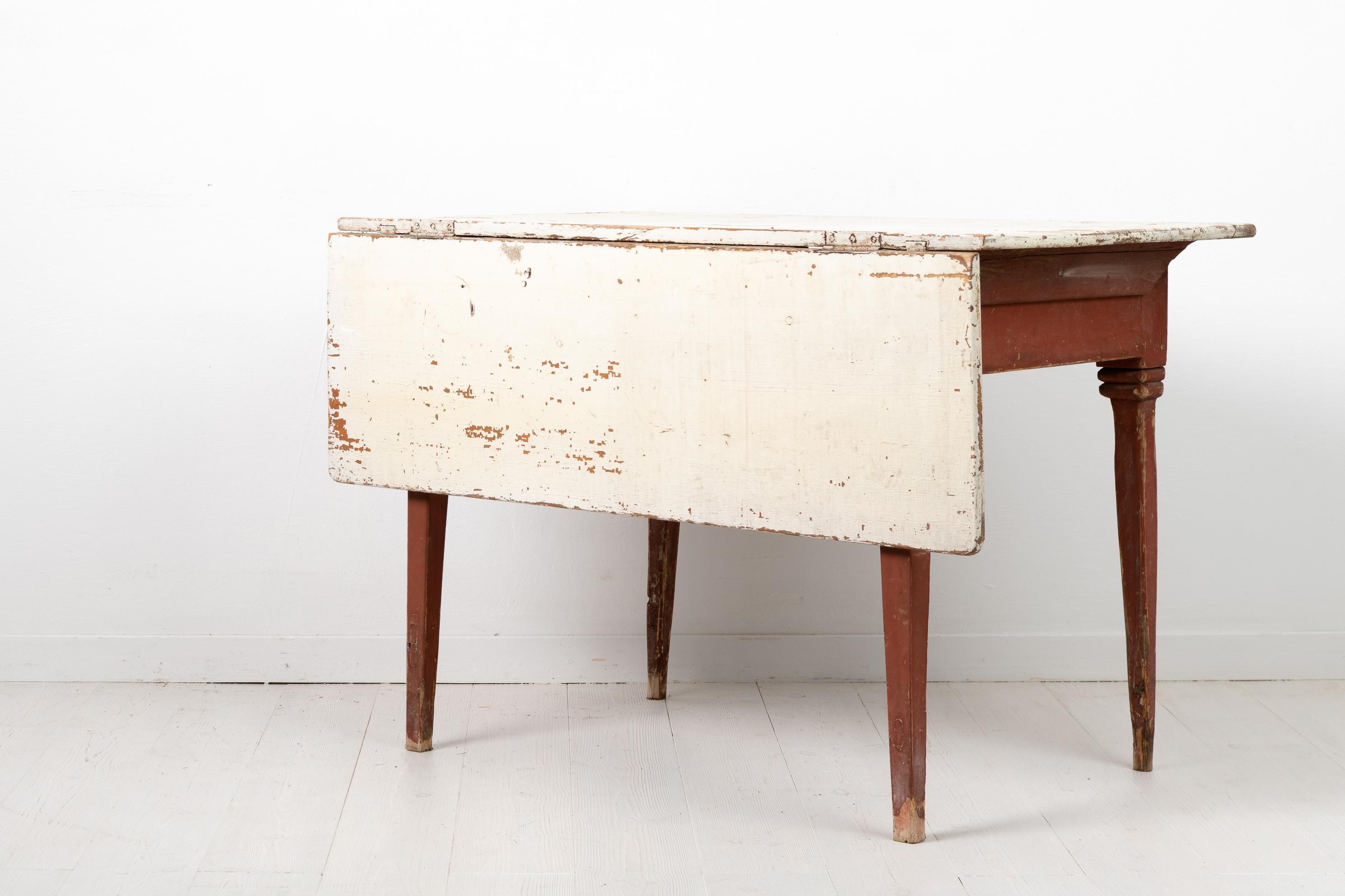 19th Century Swedish Pine Gustavian Country Side Table For Sale 3