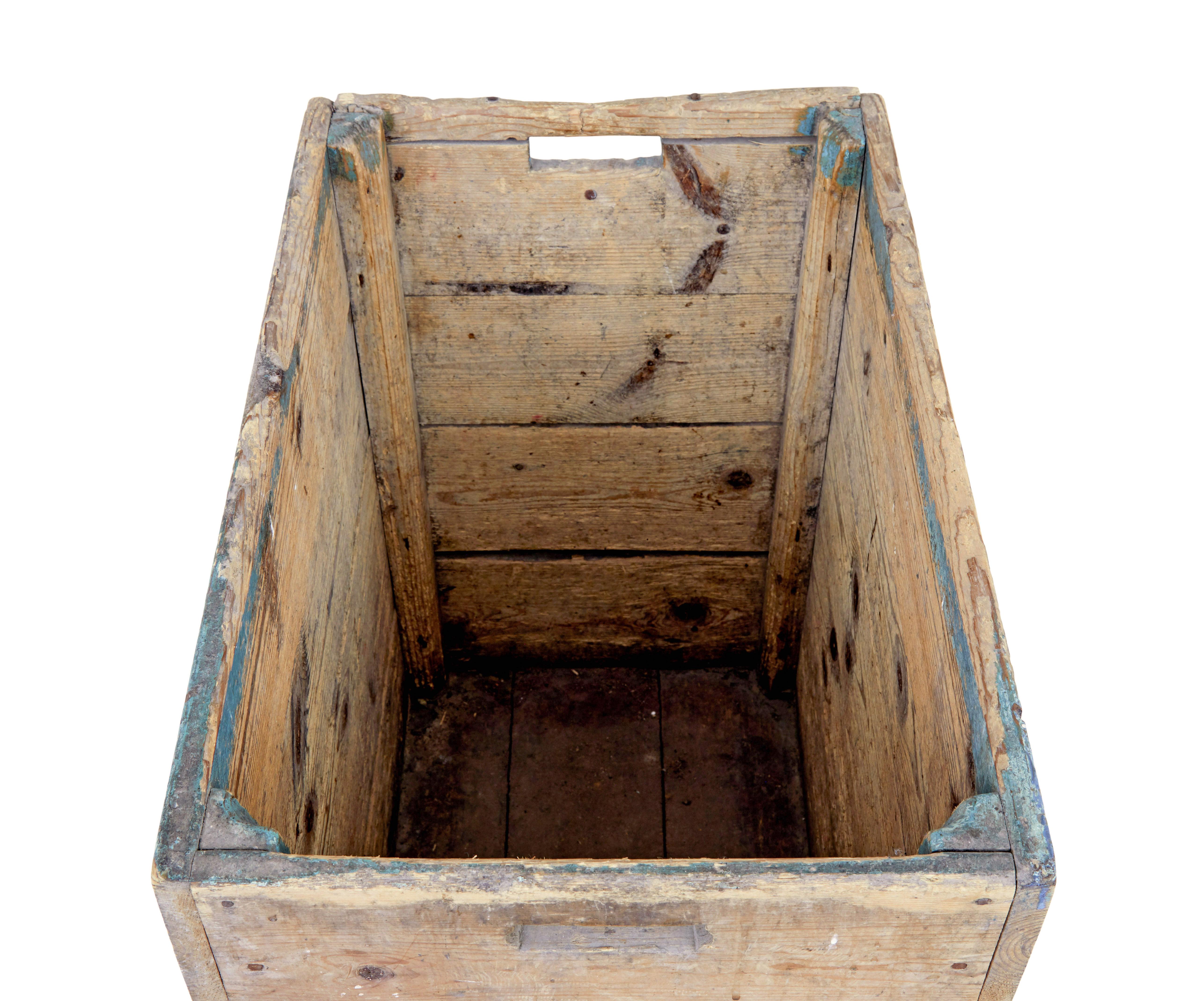 Pine 19th Century Swedish pine log box For Sale