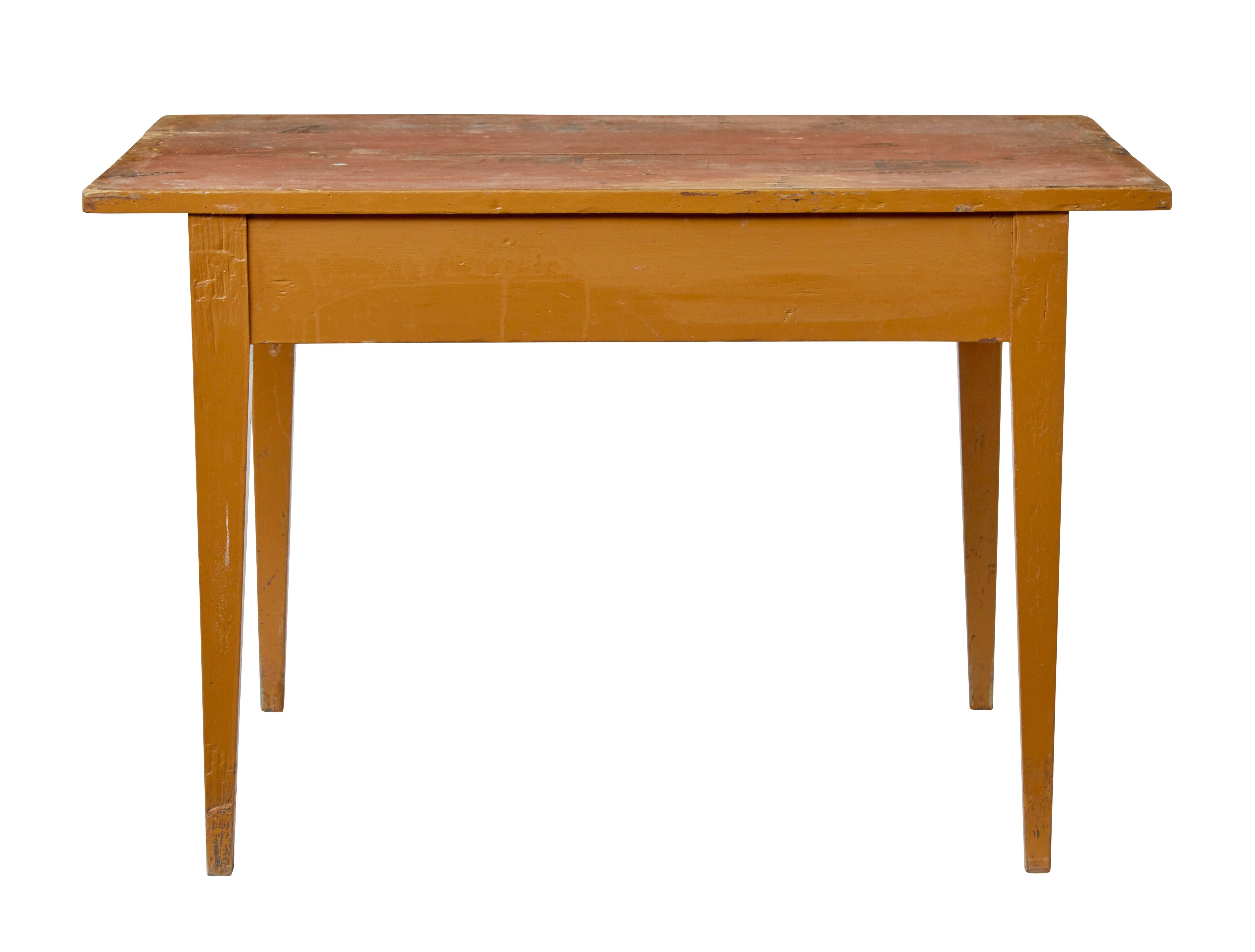 XIX secolo 19th century Swedish pine painted table in vendita
