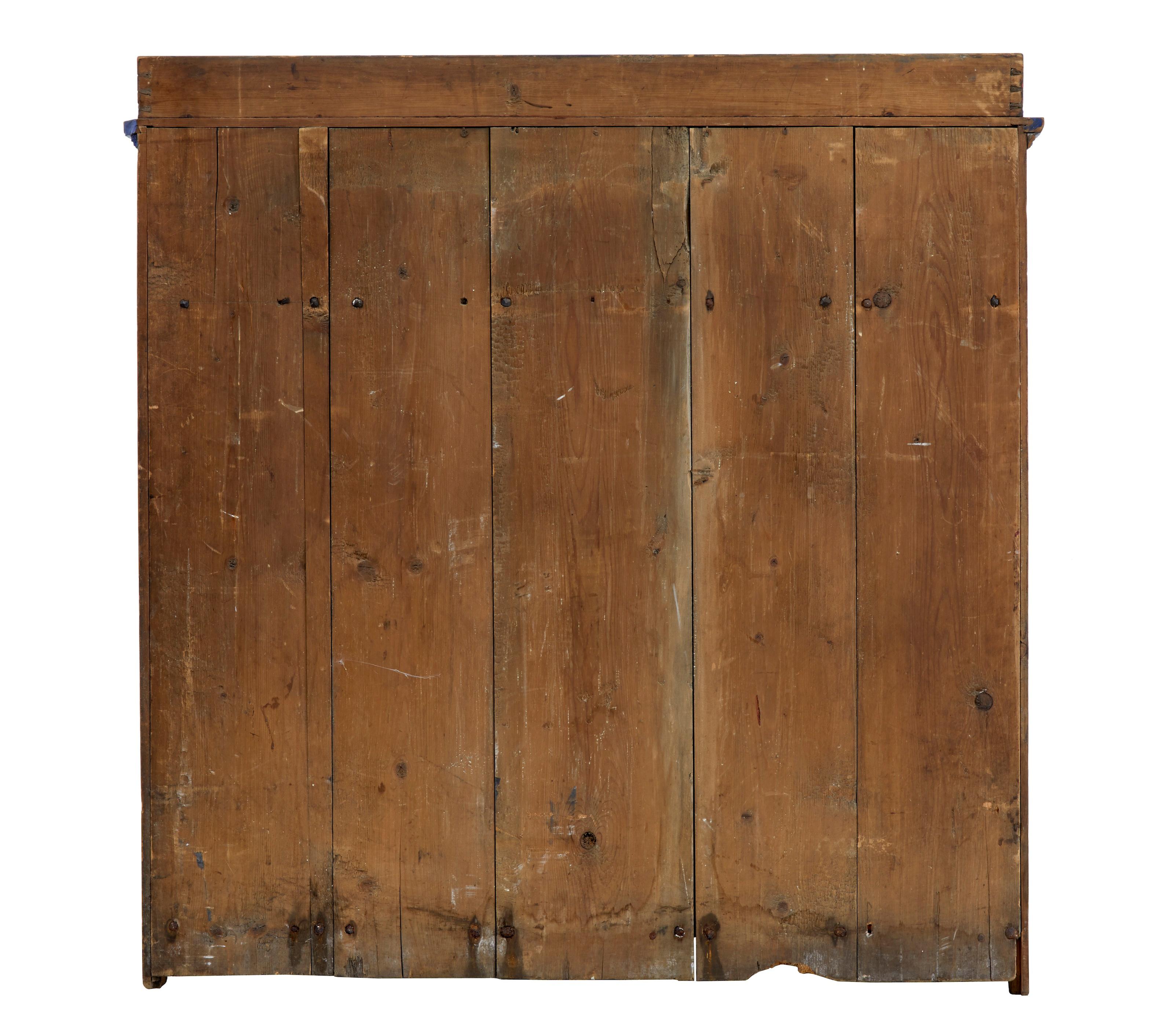 19th Century Swedish Pine Ragwork Painted Kitchen Cupboard In Good Condition In Debenham, Suffolk