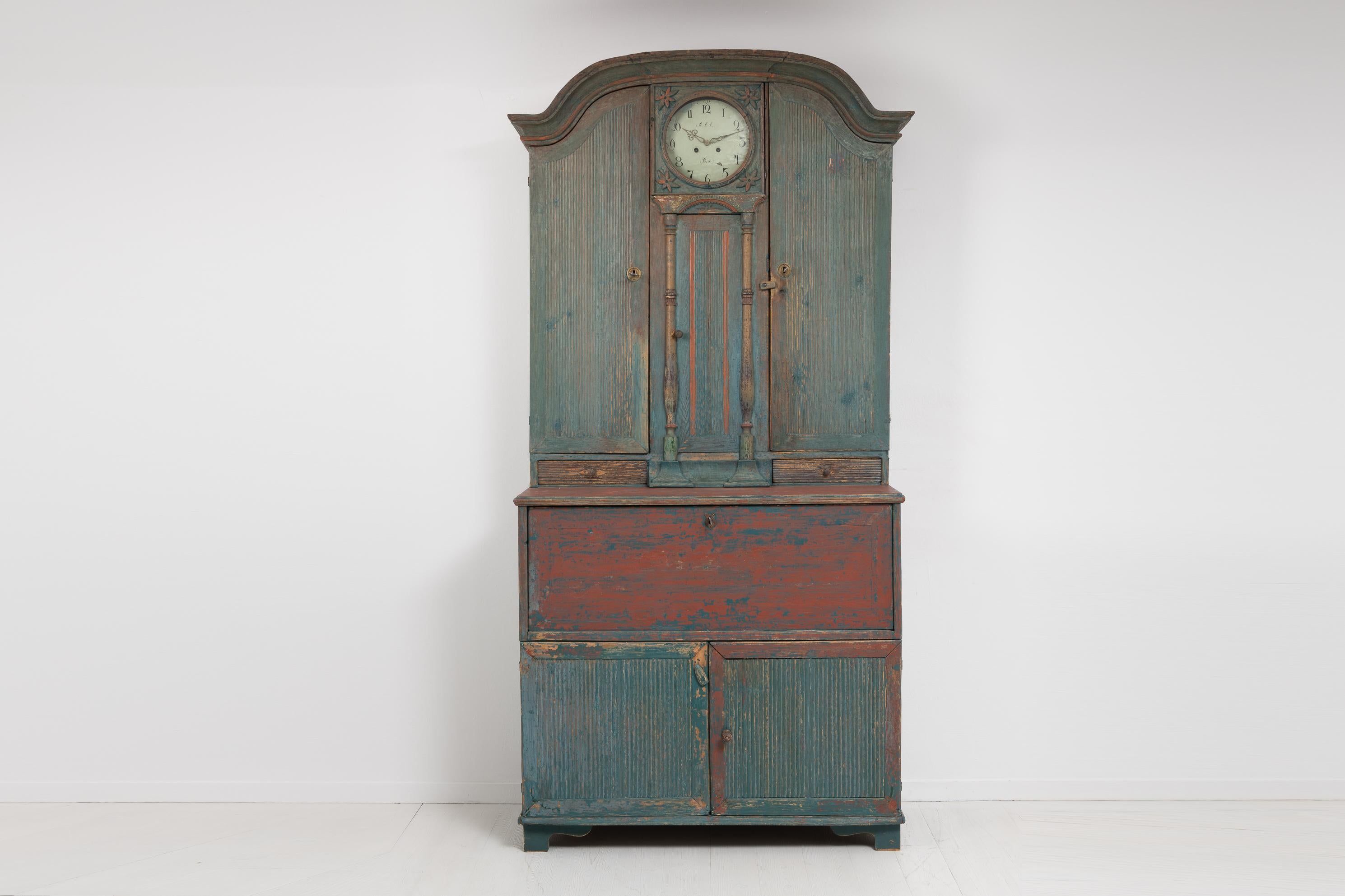 Hand-Crafted 19th Century Swedish Pine Rococo and Gustavian Clock Bureau Cabinet For Sale