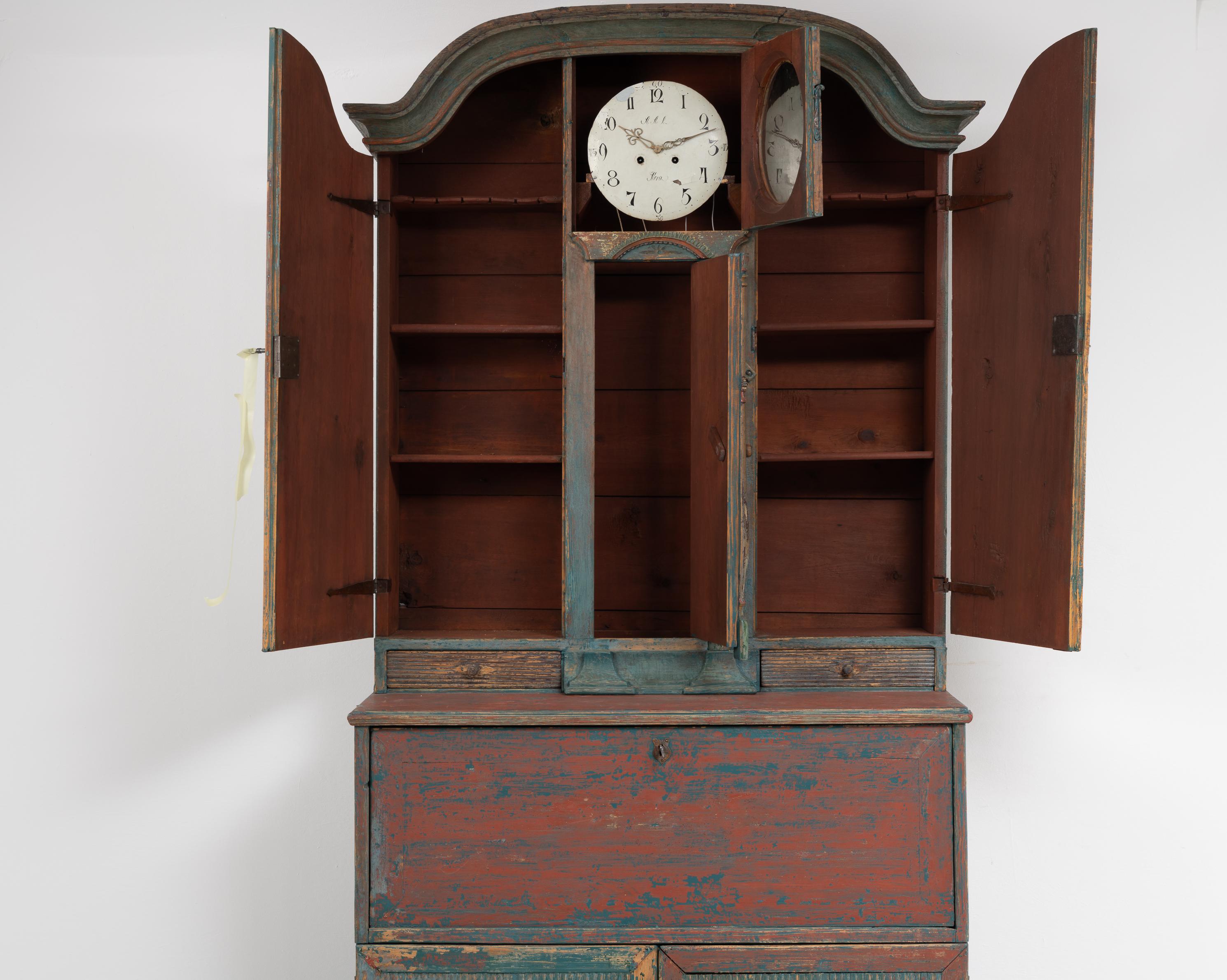 19th Century Swedish Pine Rococo and Gustavian Clock Bureau Cabinet For Sale 2