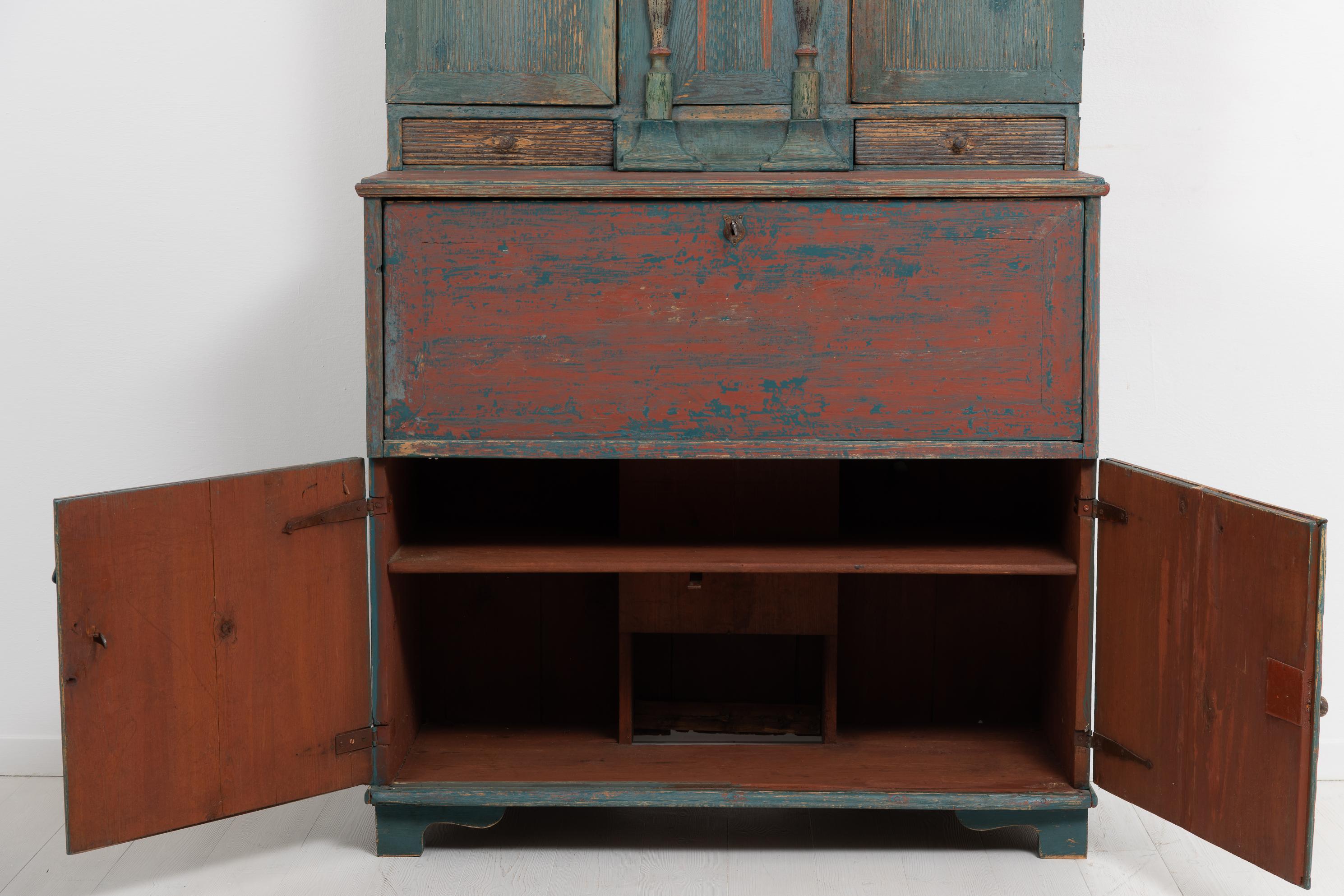 19th Century Swedish Pine Rococo and Gustavian Clock Bureau Cabinet For Sale 4