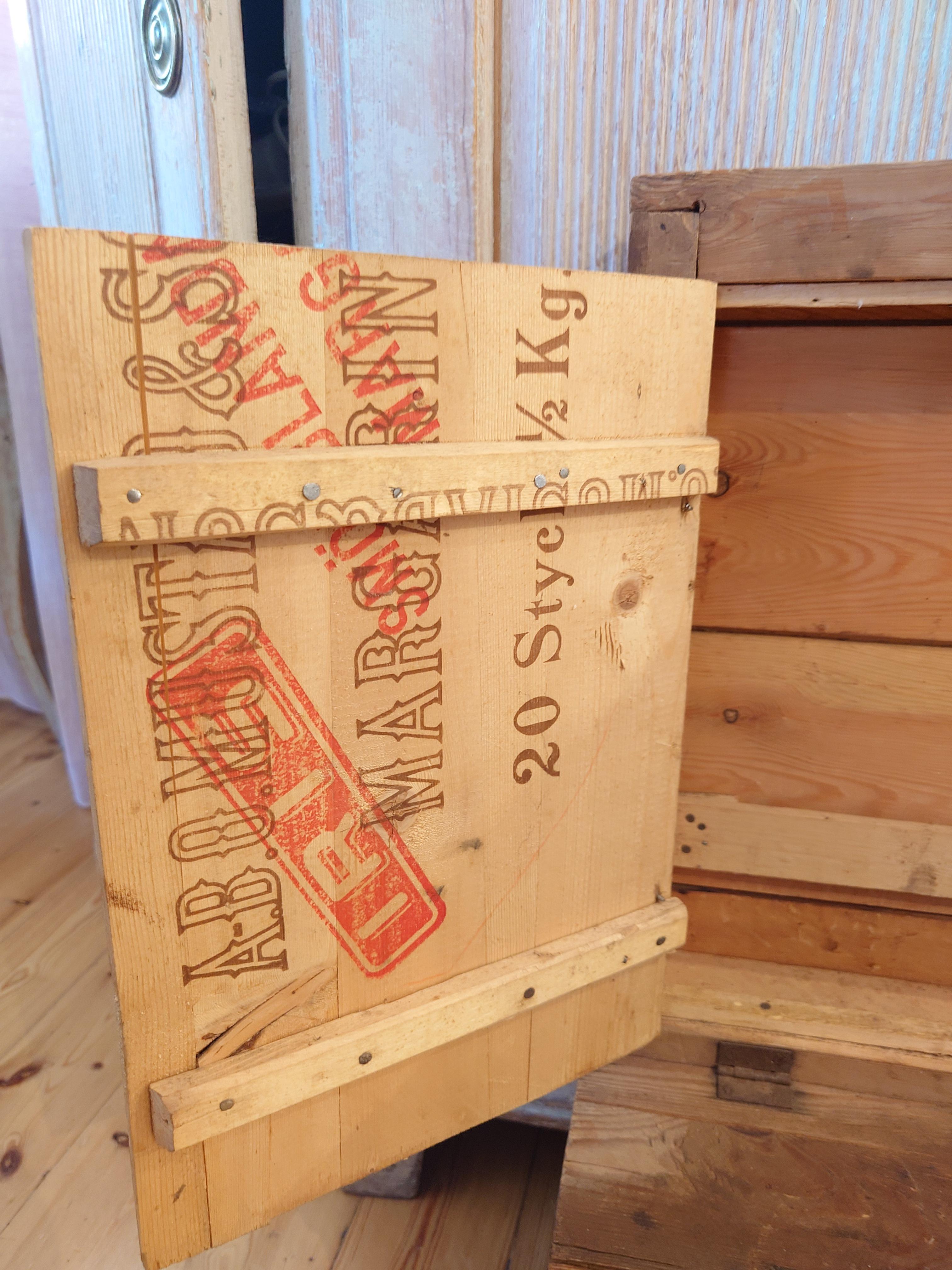 19th Century Swedish pine rustic hanging cabinet for working tools For Sale 5