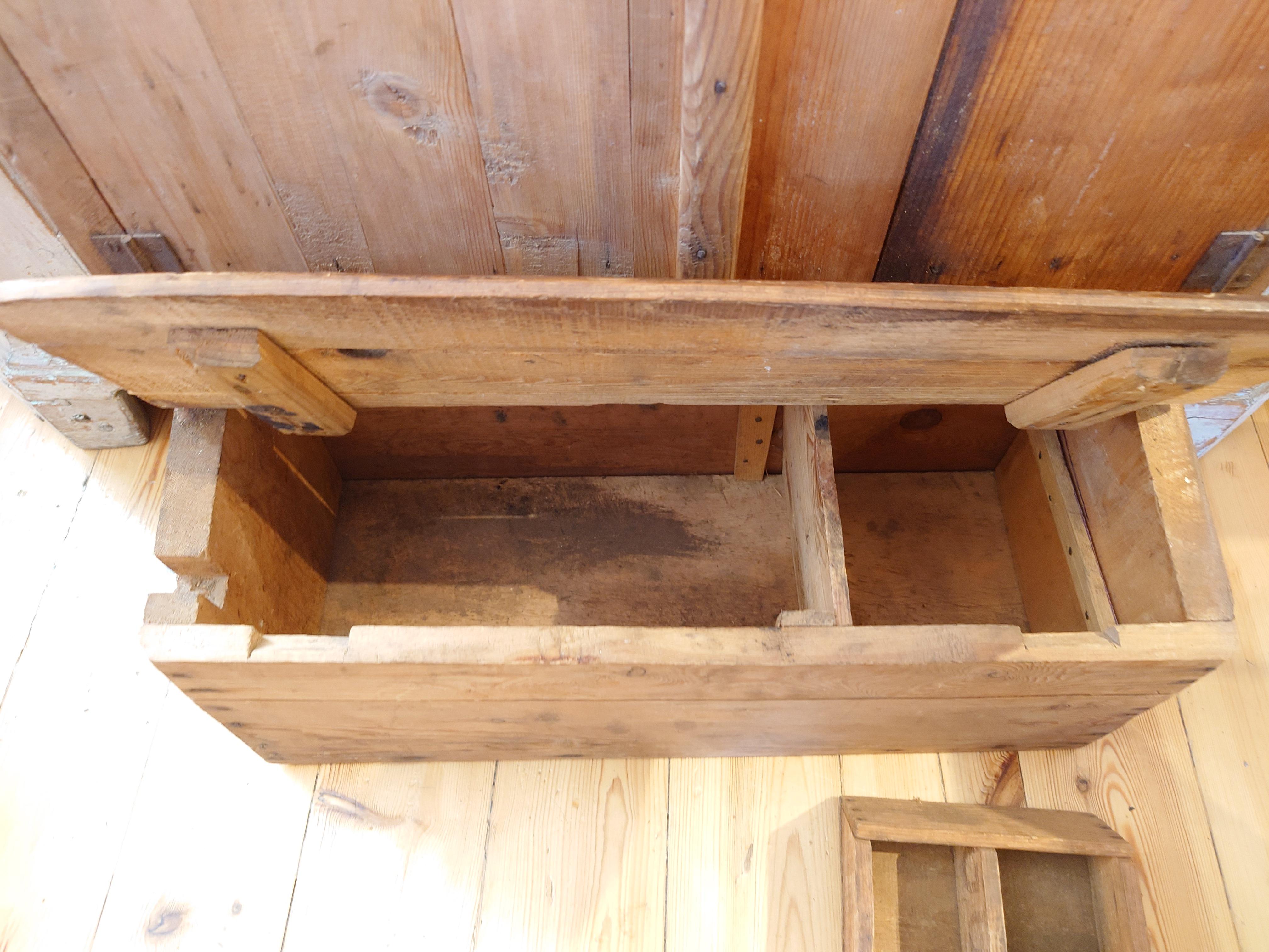 19th Century Swedish pine rustic hanging cabinet for working tools For Sale 11