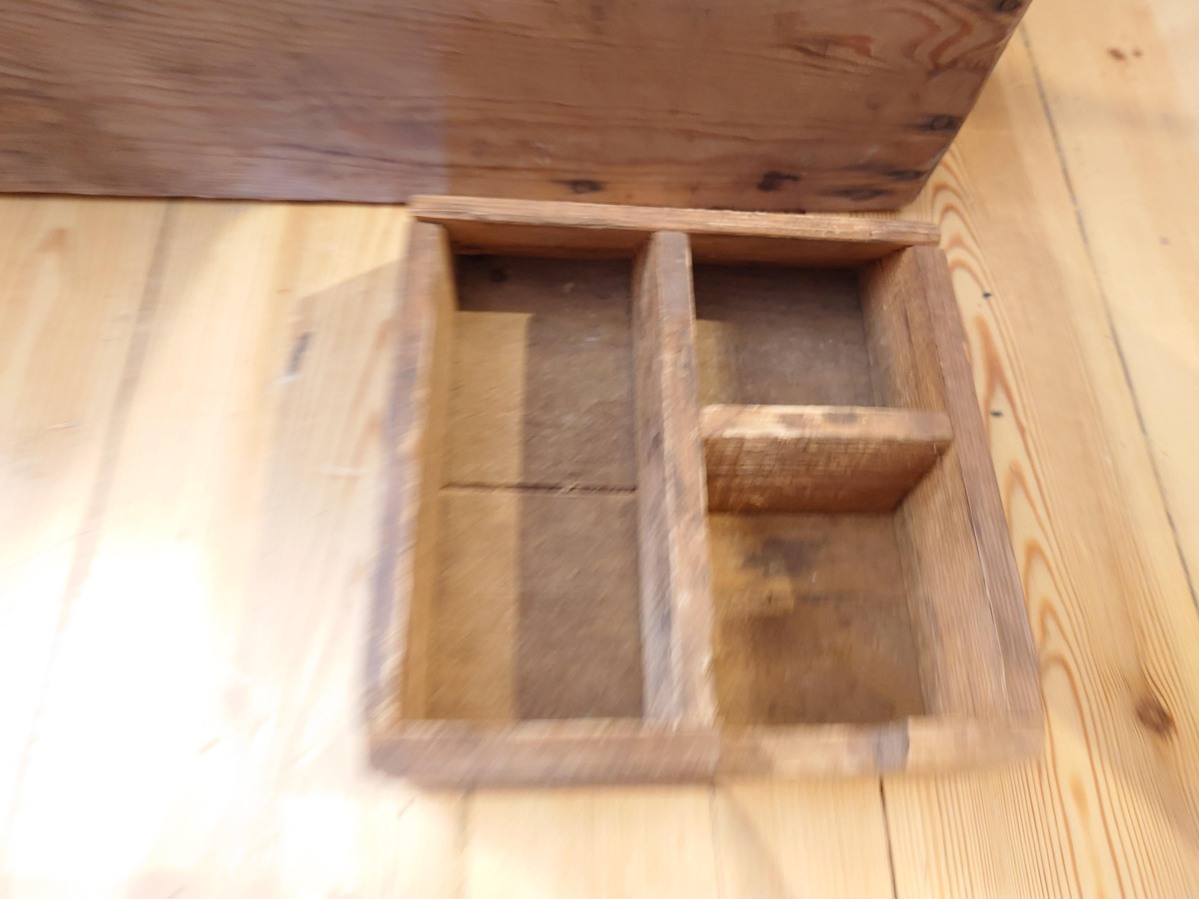 19th Century Swedish pine rustic hanging cabinet for working tools For Sale 13