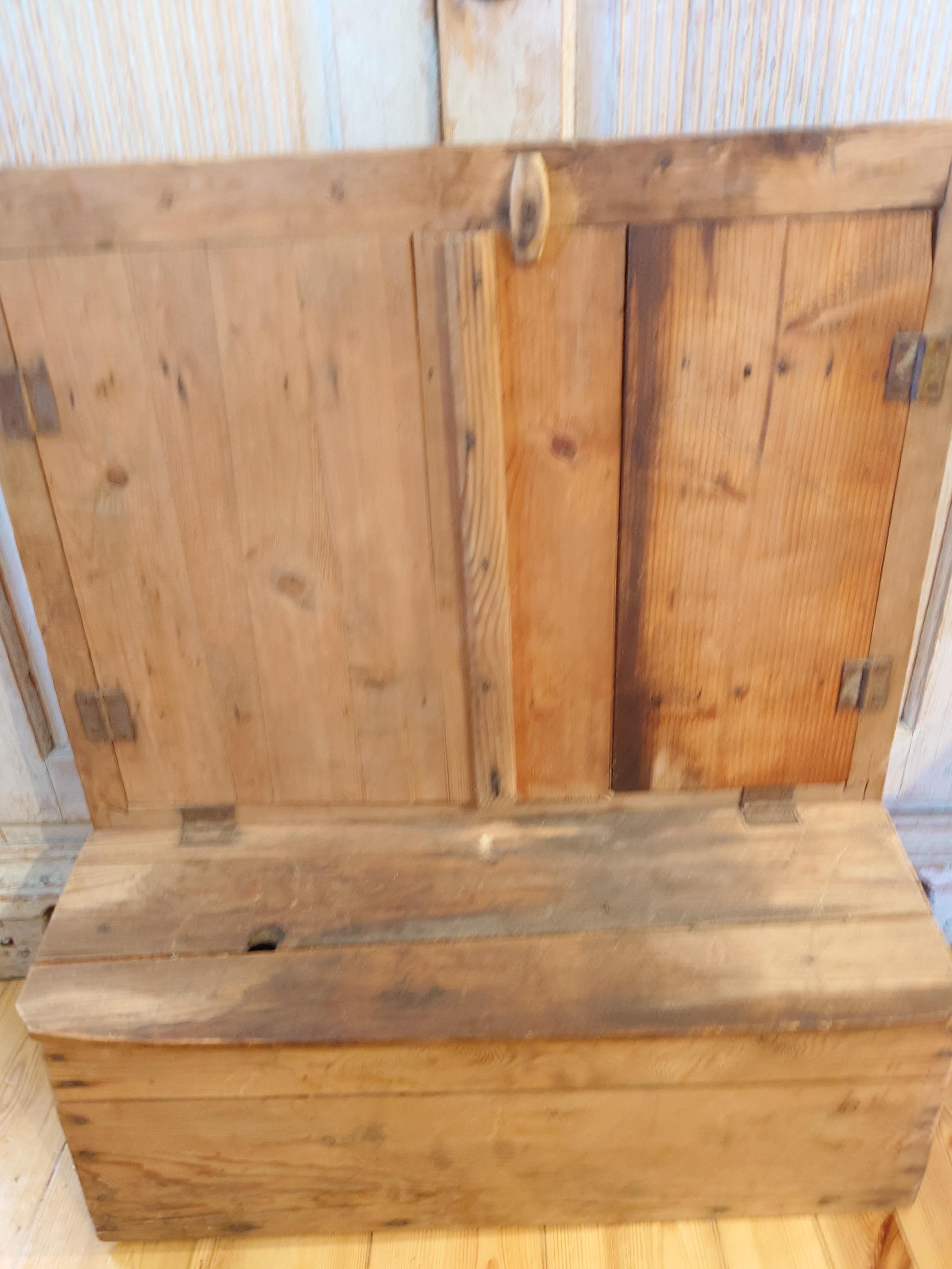 Pine 19th Century Swedish pine rustic hanging cabinet for working tools For Sale