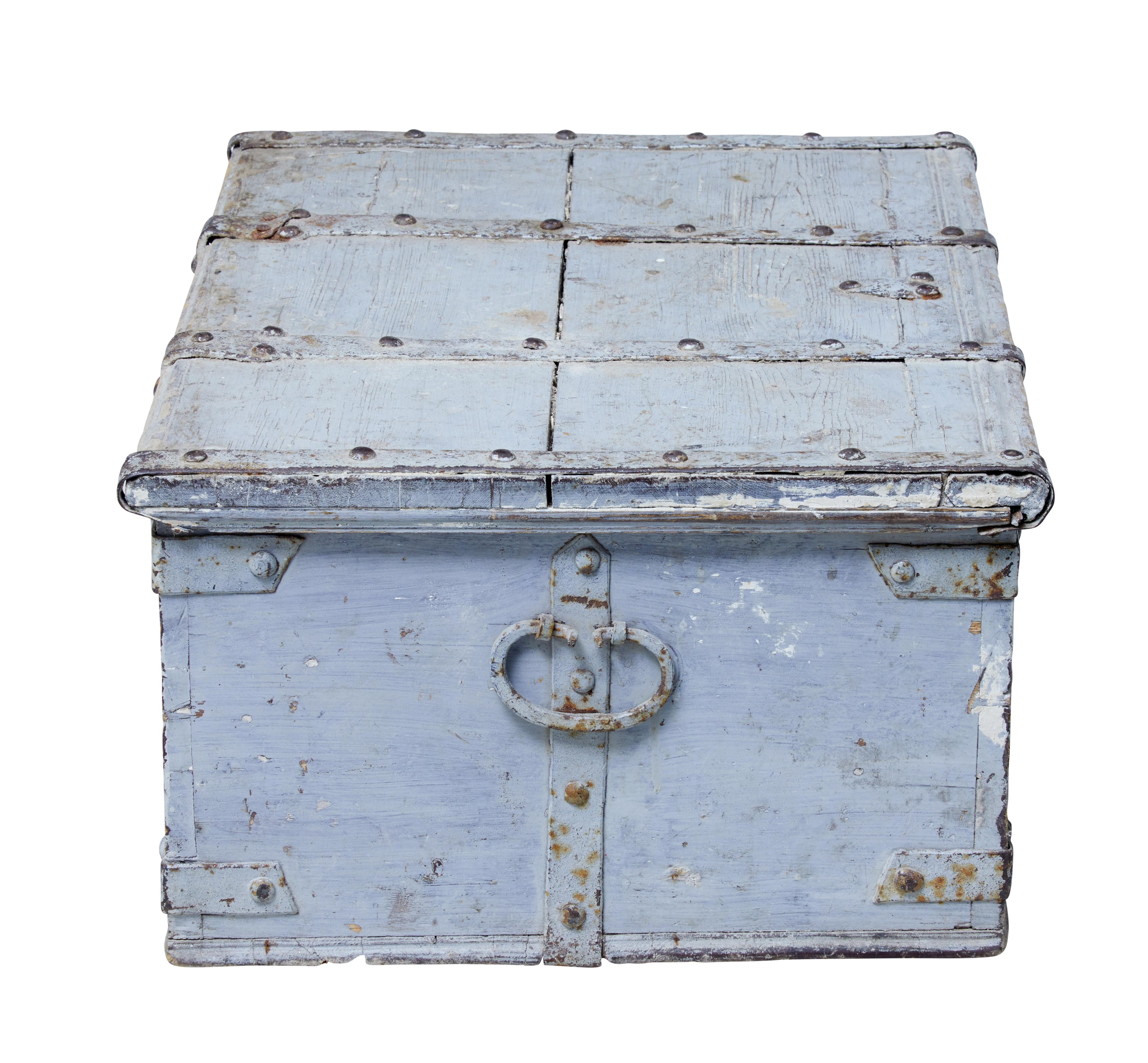 19th Century Swedish Pine Rustic Strong Box In Fair Condition In Debenham, Suffolk